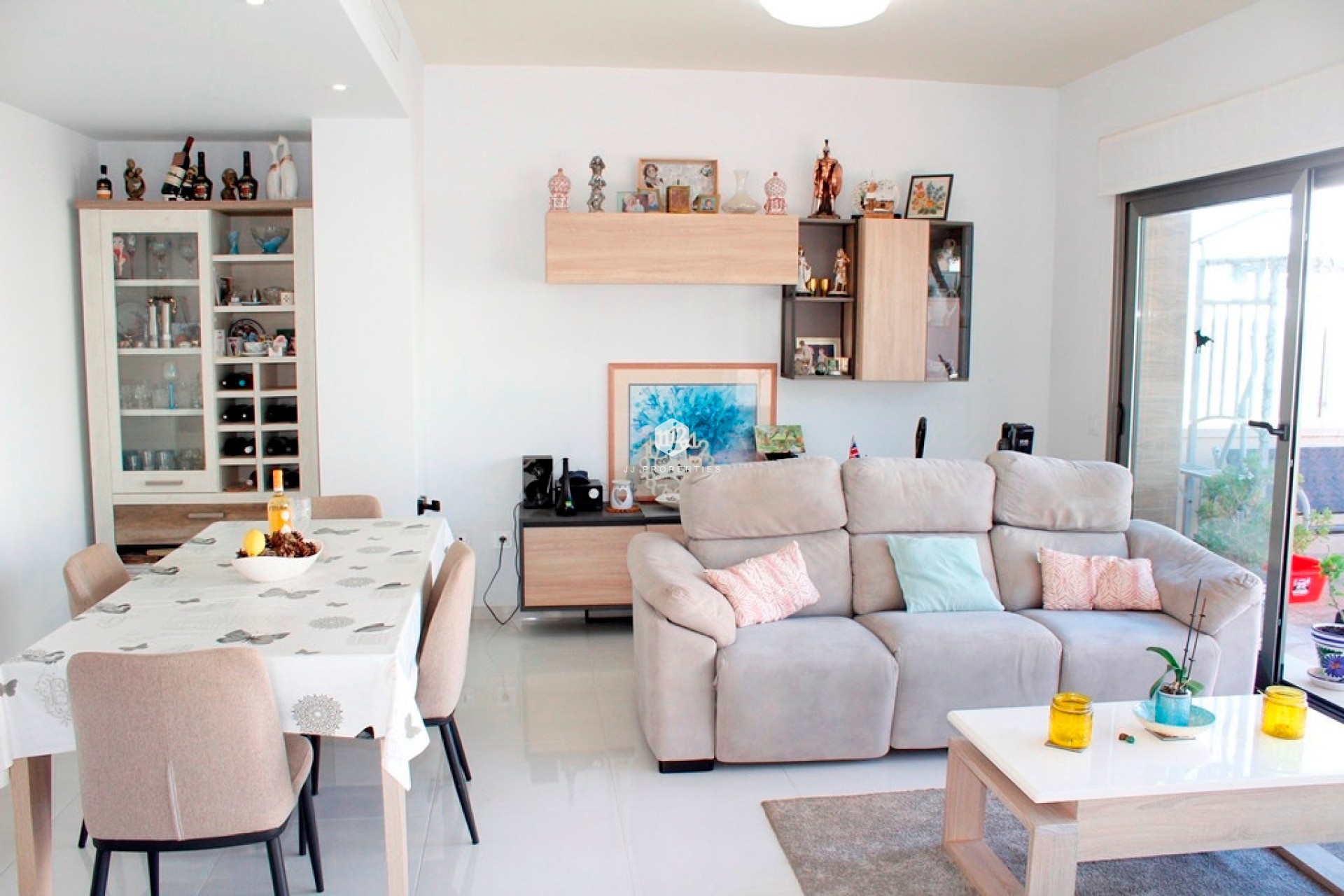 Resale - Villa -
San Miguel de Salinas - Inland