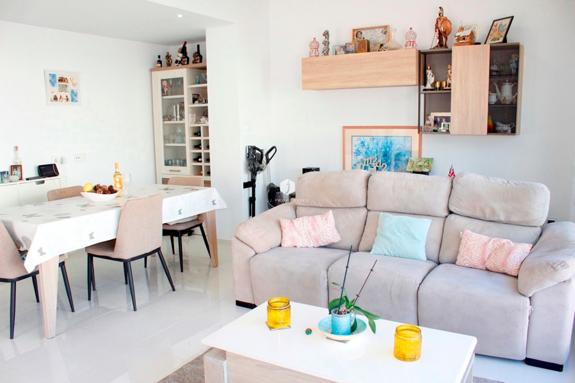 Resale - Villa -
San Miguel de Salinas - Inland