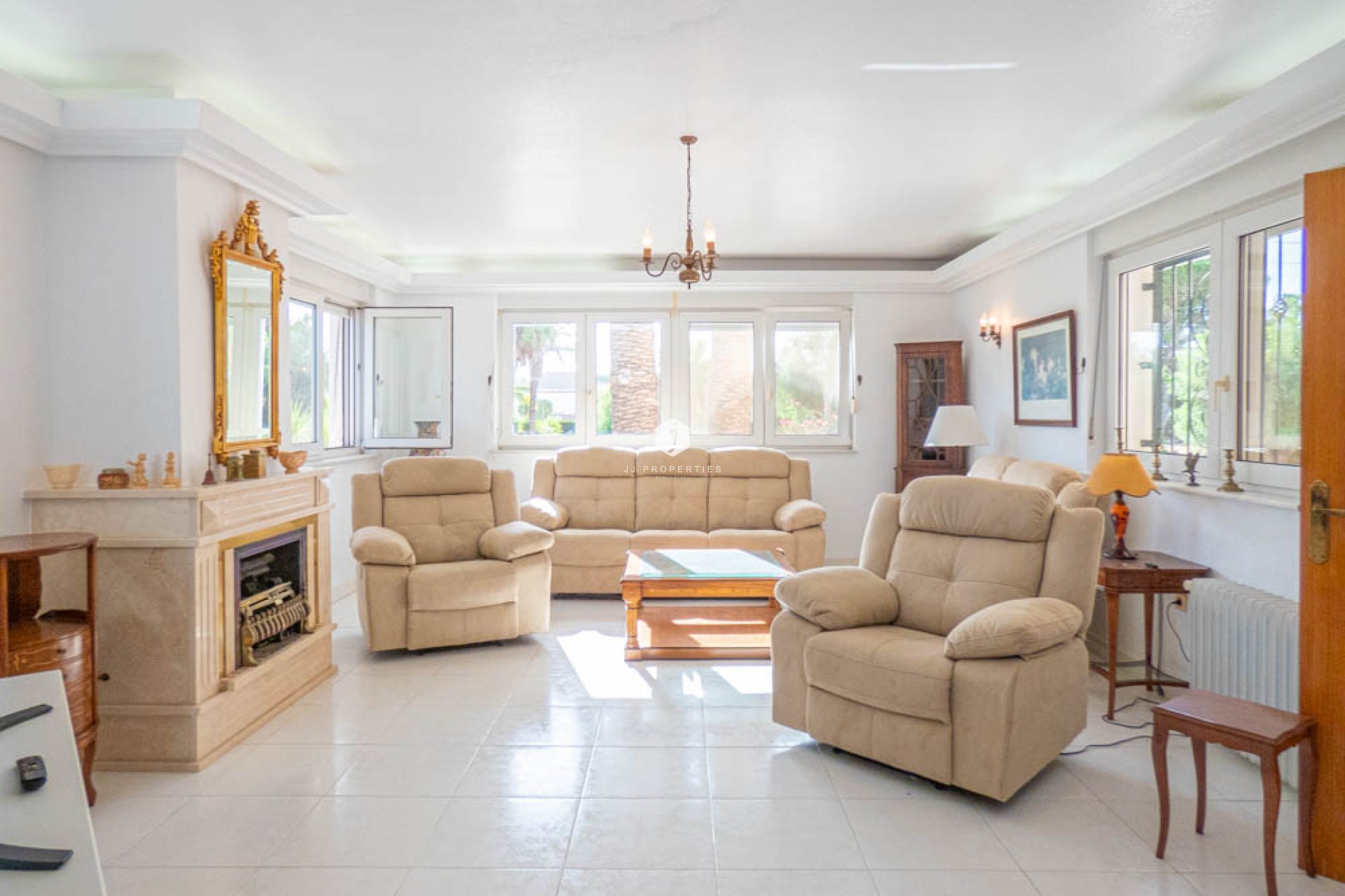 Resale - Villa -
San Miguel de Salinas - Inland