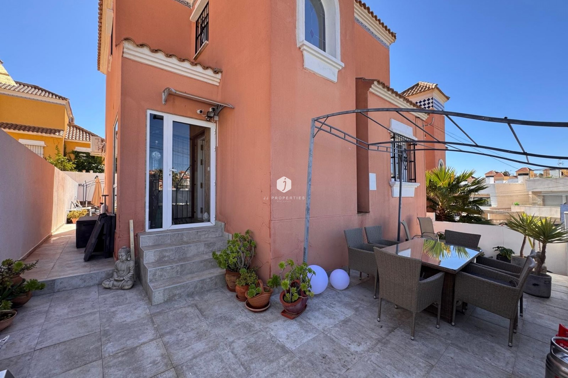 Resale - Villa -
San Miguel de Salinas - Inland