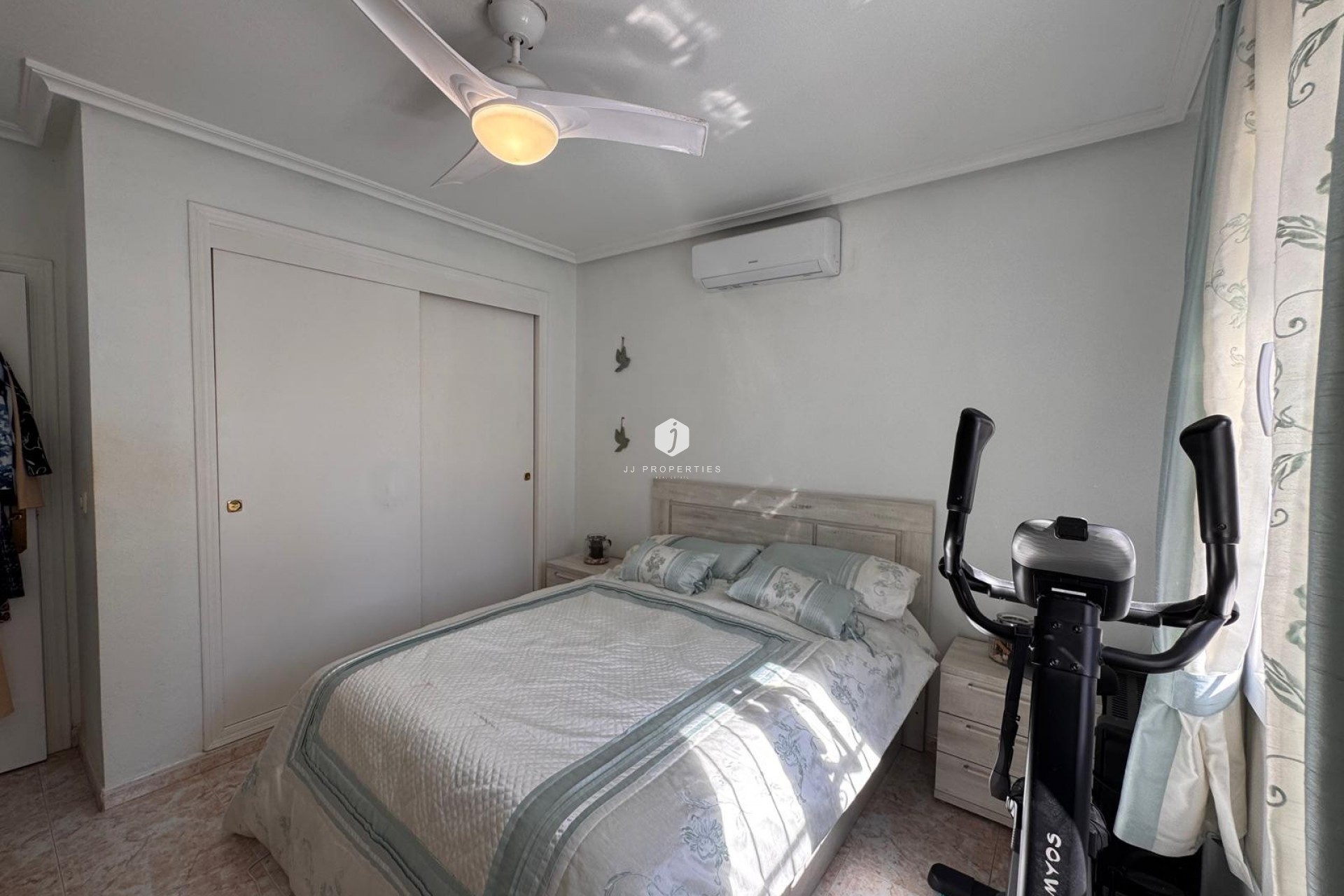 Resale - Villa -
San Miguel de Salinas - Inland