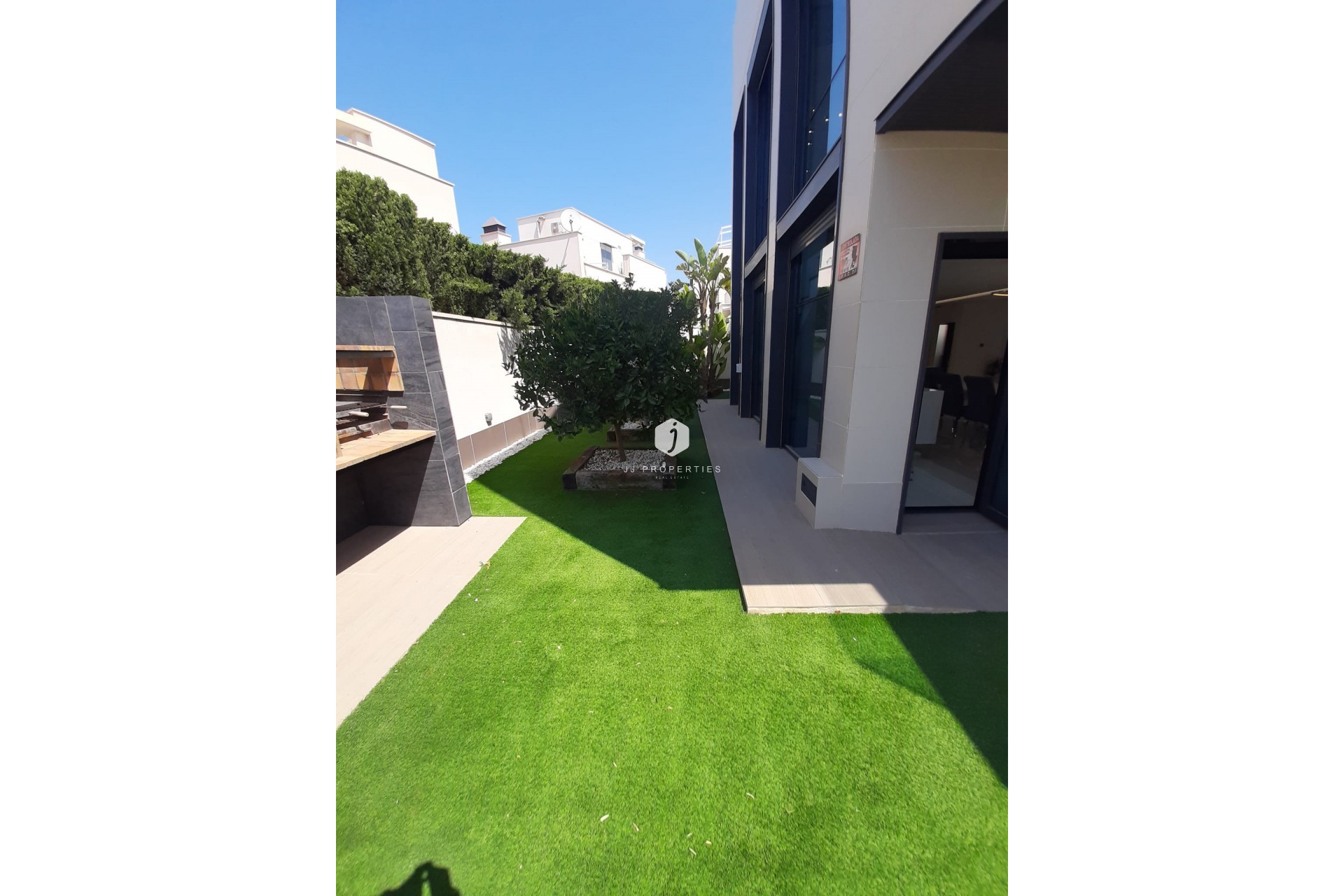 Resale - Villa -
San Miguel de Salinas - Inland