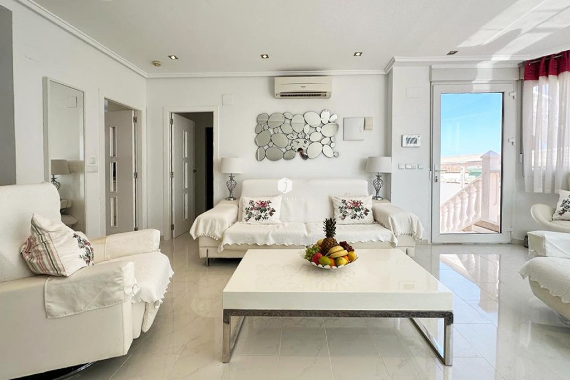 Resale - Villa -
San Miguel de Salinas - Inland