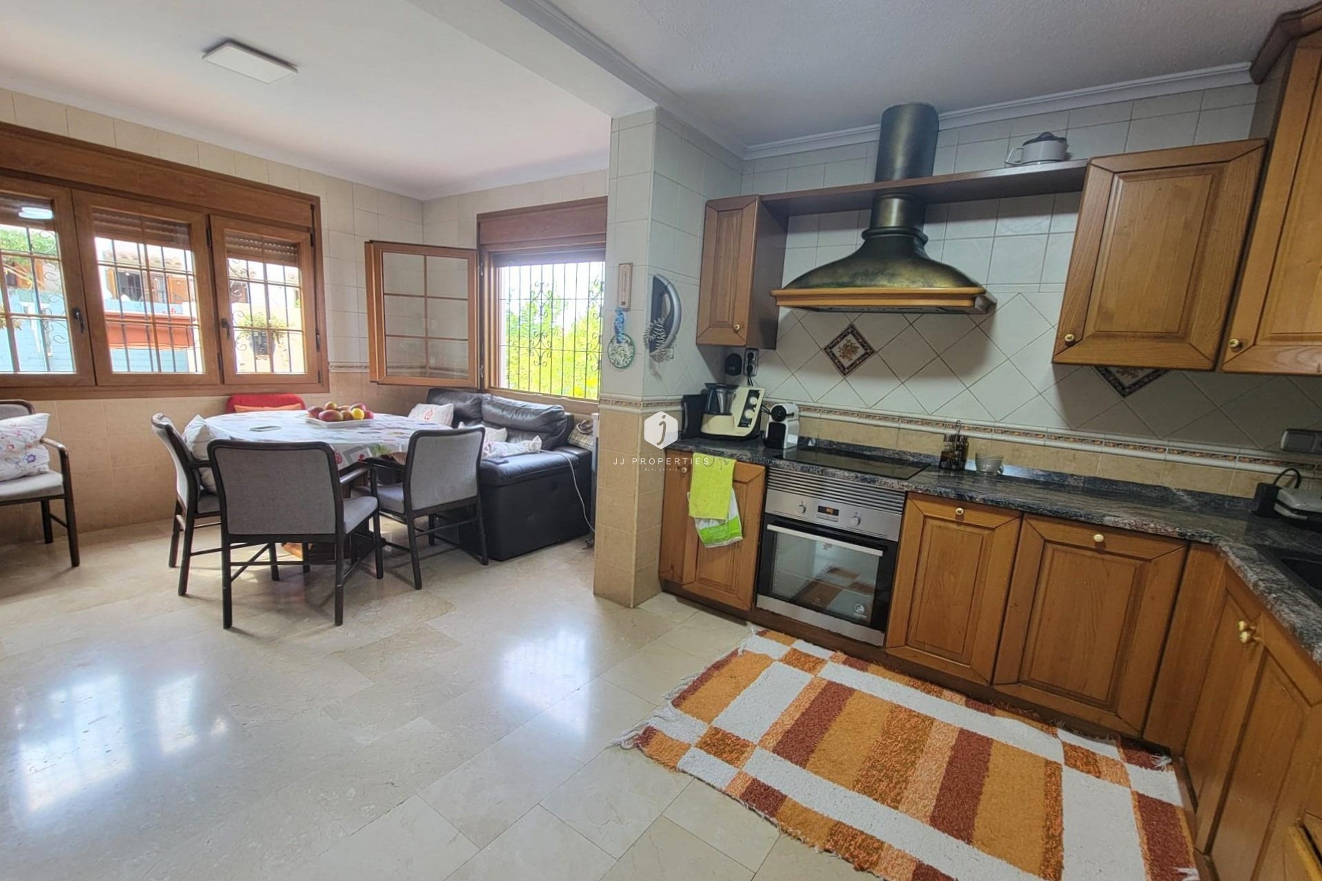 Resale - Villa -
Torrevieja - aguas nuevas