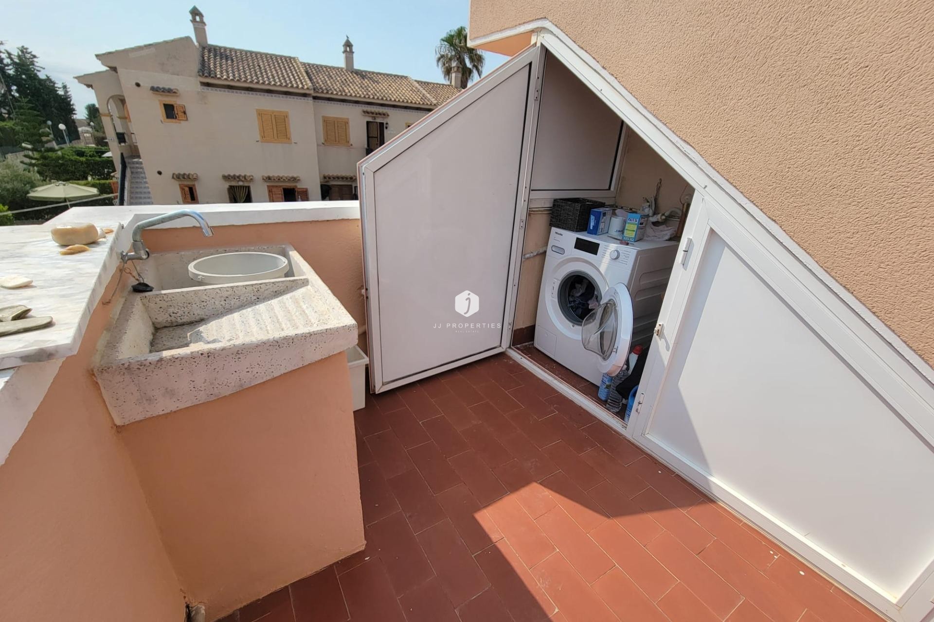 Resale - Villa -
Torrevieja - aguas nuevas