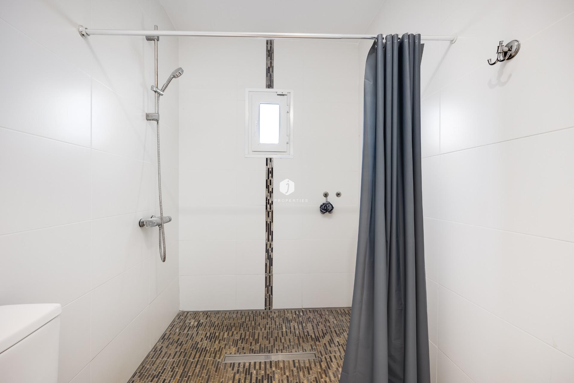 Resale - Villa -
Torrevieja - aguas nuevas