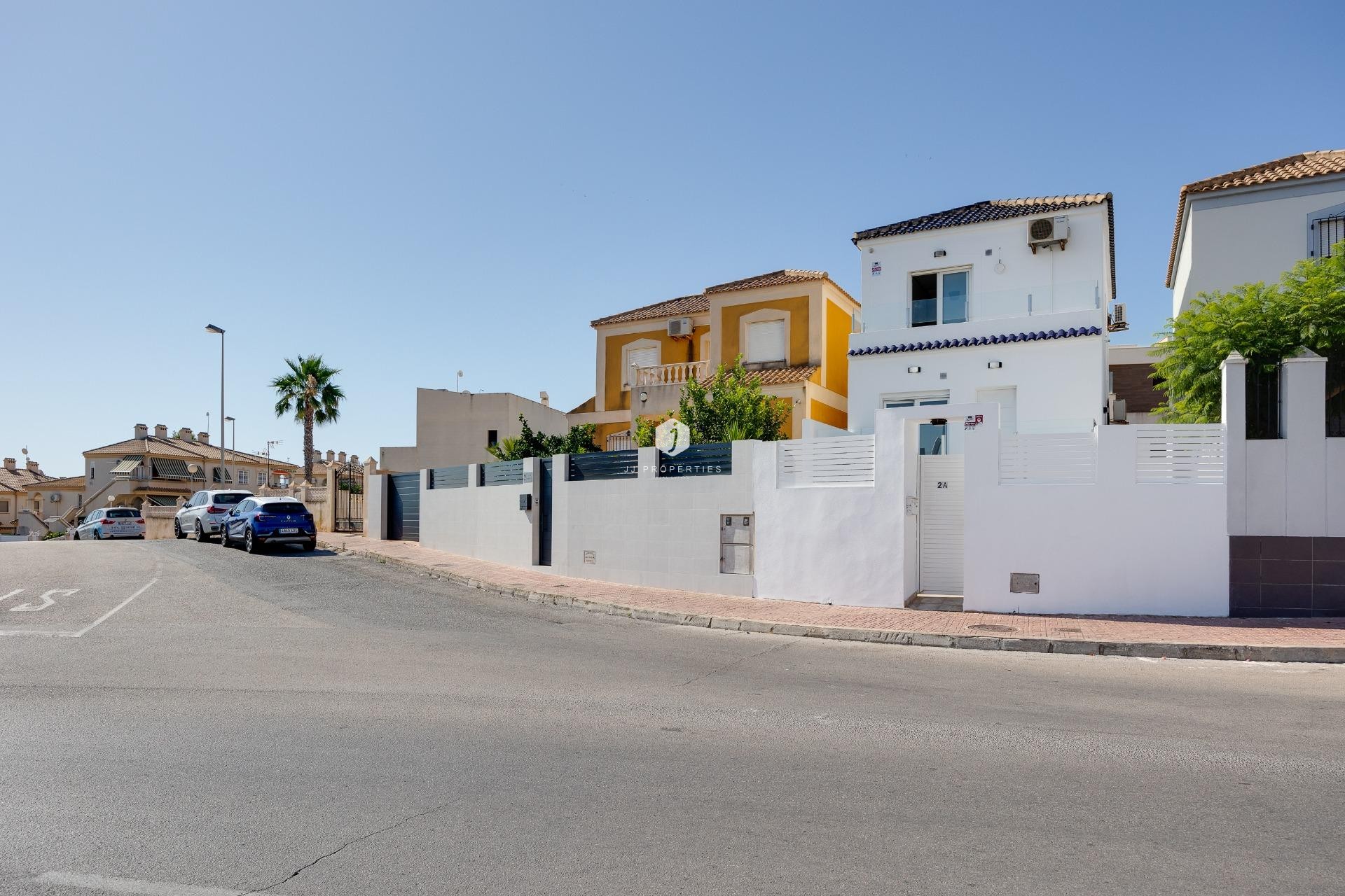 Resale - Villa -
Torrevieja - aguas nuevas