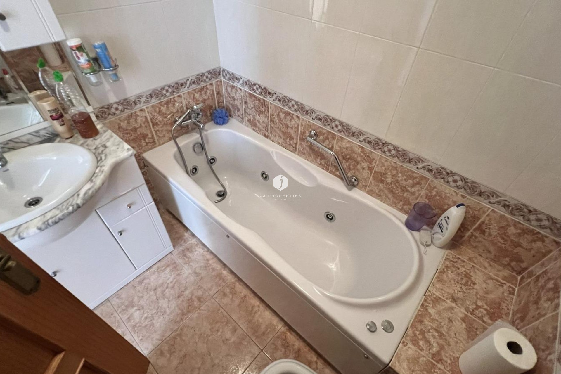 Resale - Villa -
Torrevieja - aguas nuevas
