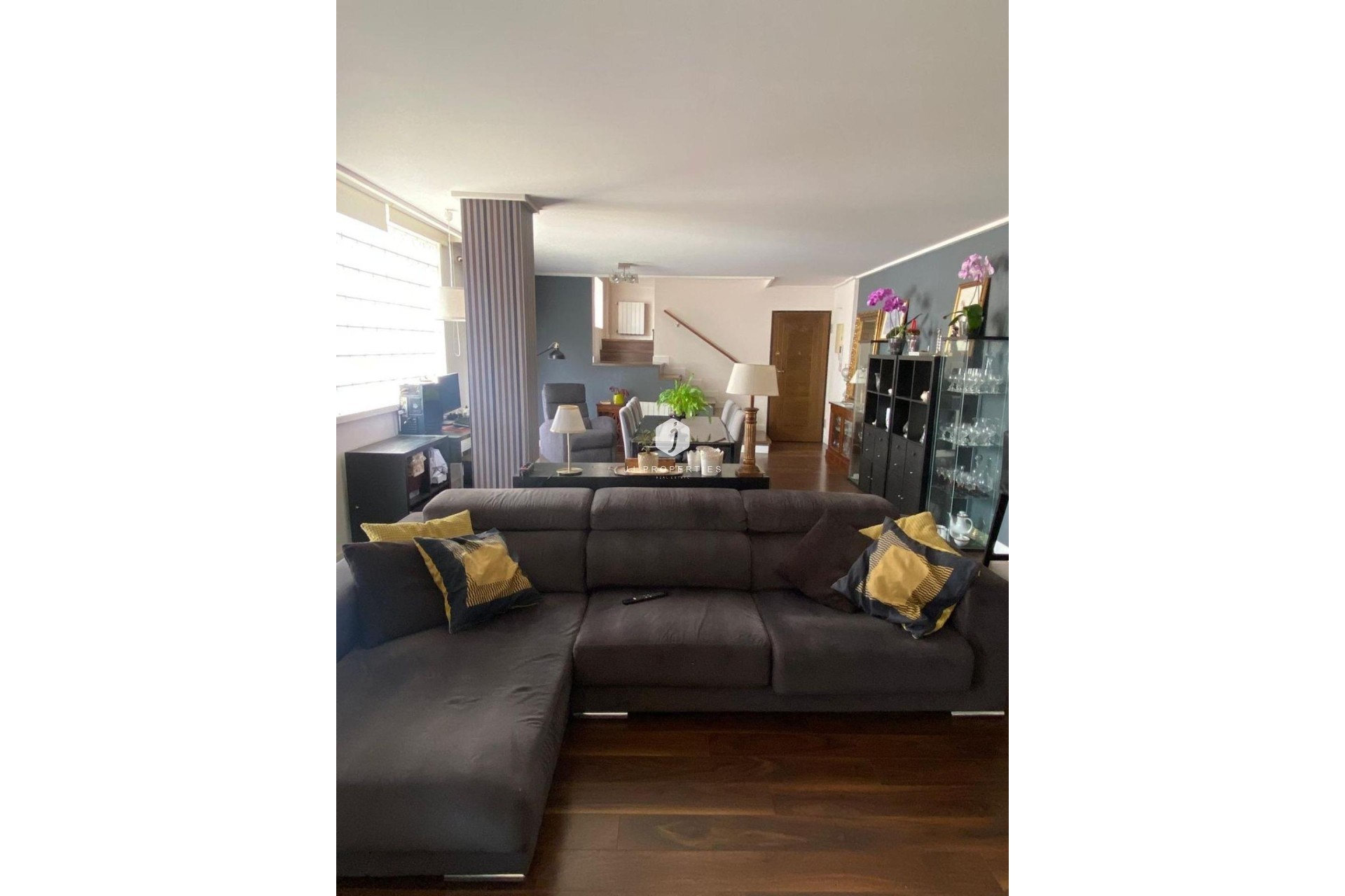 Resale - Villa -
Torrevieja - Centro - Muelle Pesquero