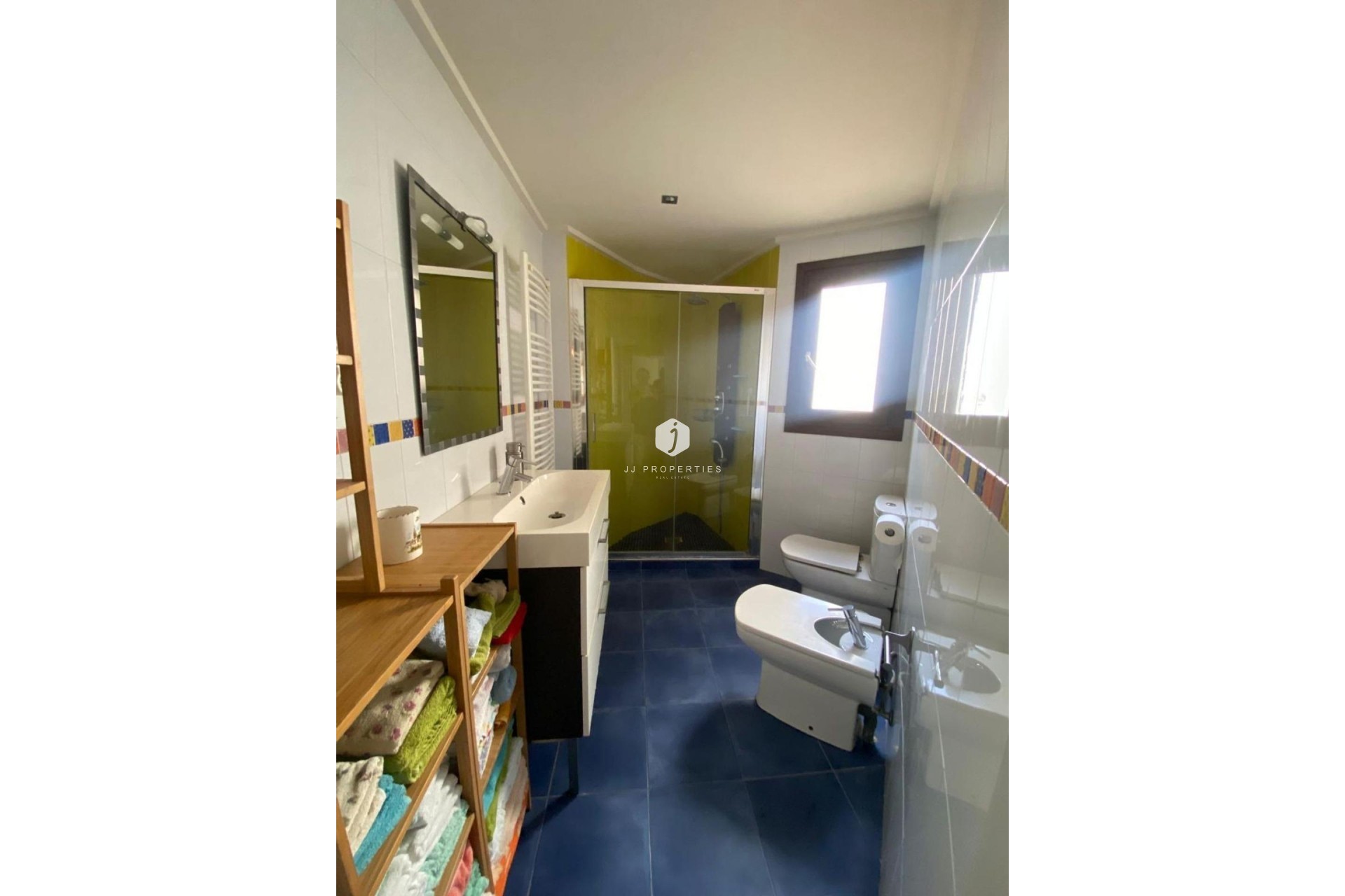 Resale - Villa -
Torrevieja - Centro - Muelle Pesquero