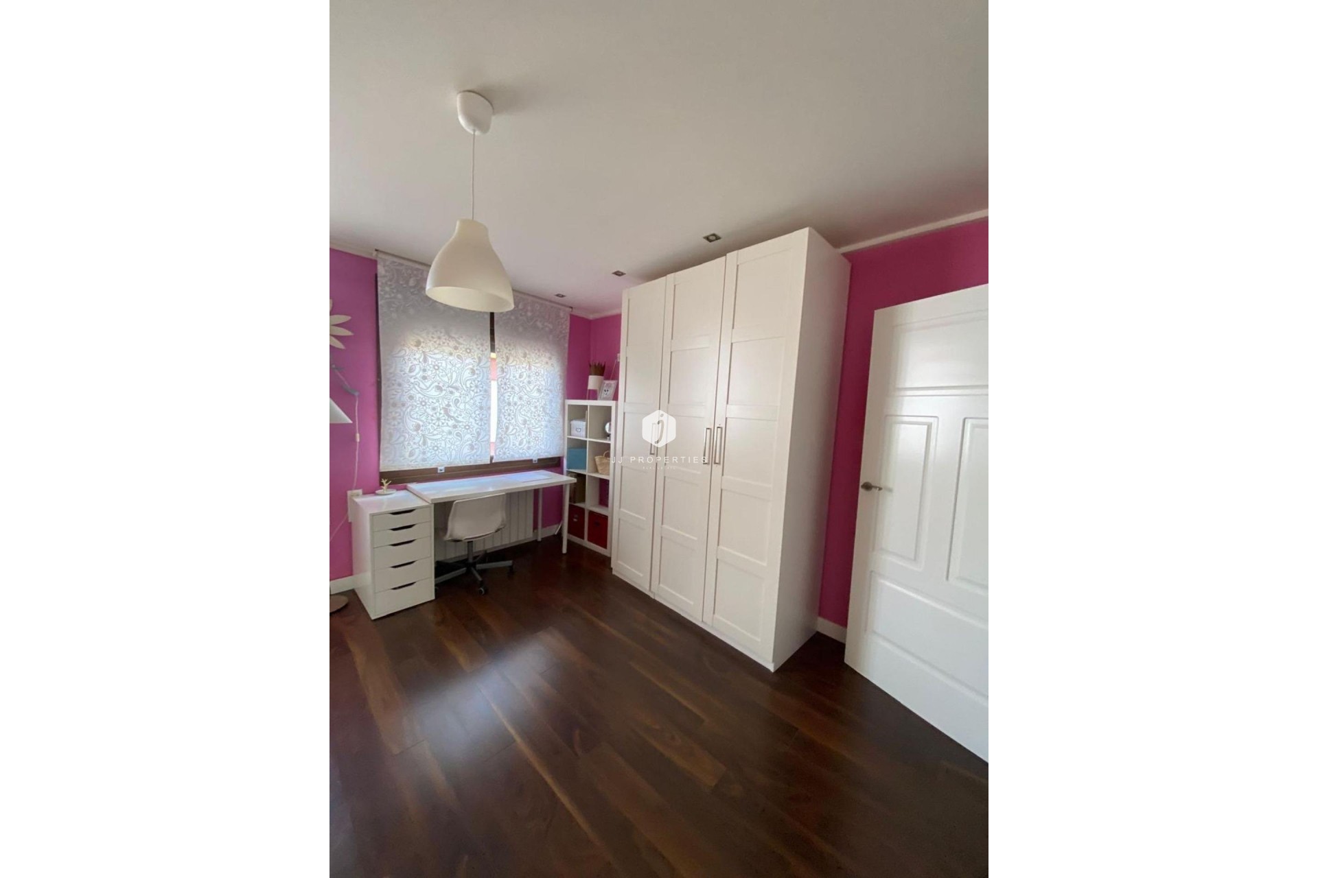 Resale - Villa -
Torrevieja - Centro - Muelle Pesquero