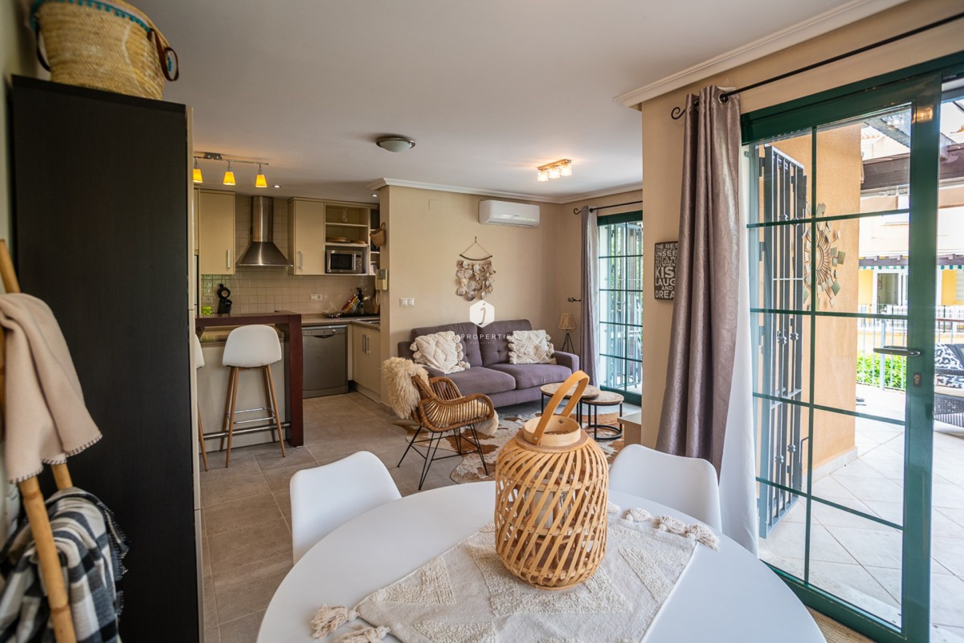 Resale - Villa -
Torrevieja - Costa Blanca