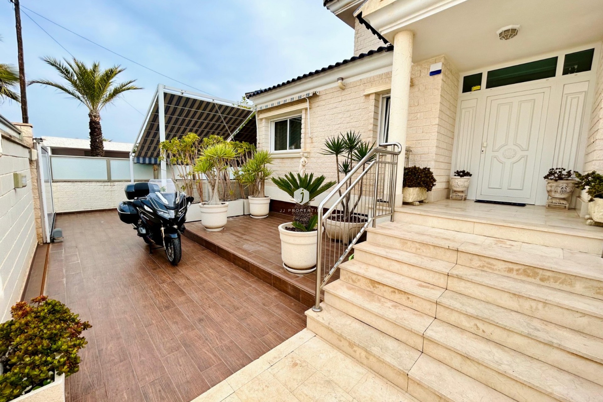 Resale - Villa -
Torrevieja - Costa Blanca