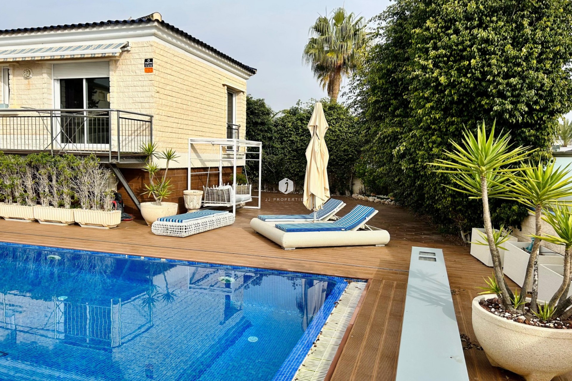 Resale - Villa -
Torrevieja - Costa Blanca