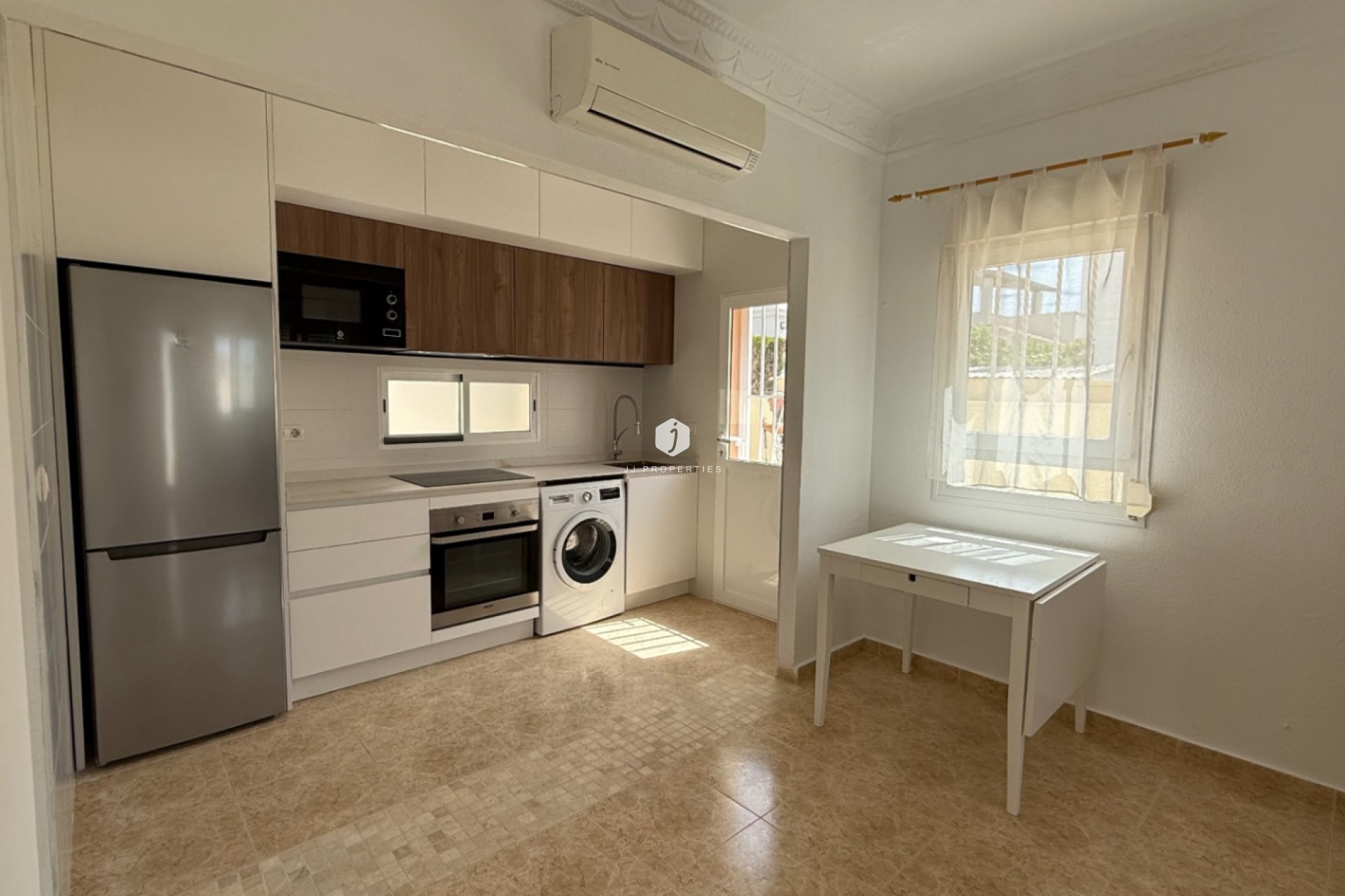 Resale - Villa -
Torrevieja - Costa Blanca