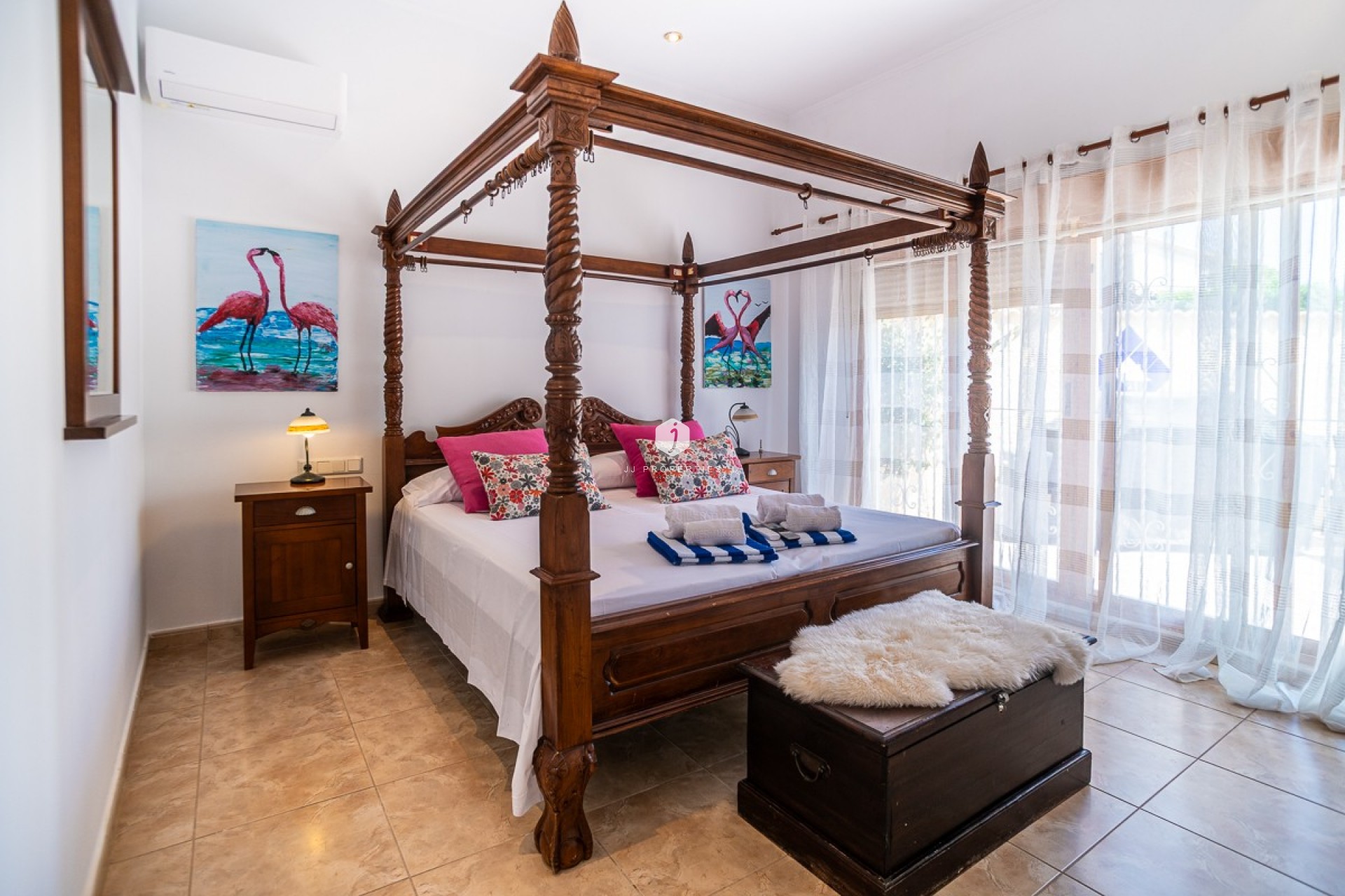 Resale - Villa -
Torrevieja - Costa Blanca