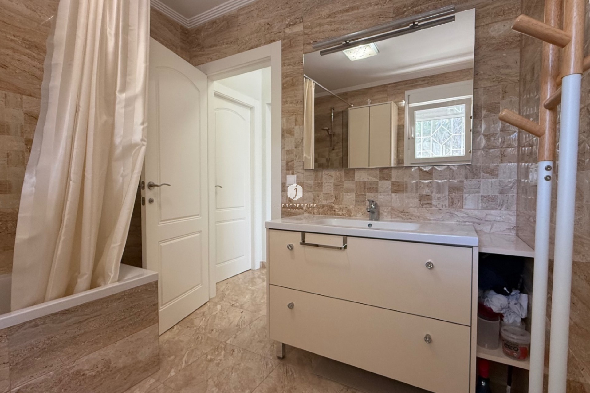 Resale - Villa -
Torrevieja - Costa Blanca