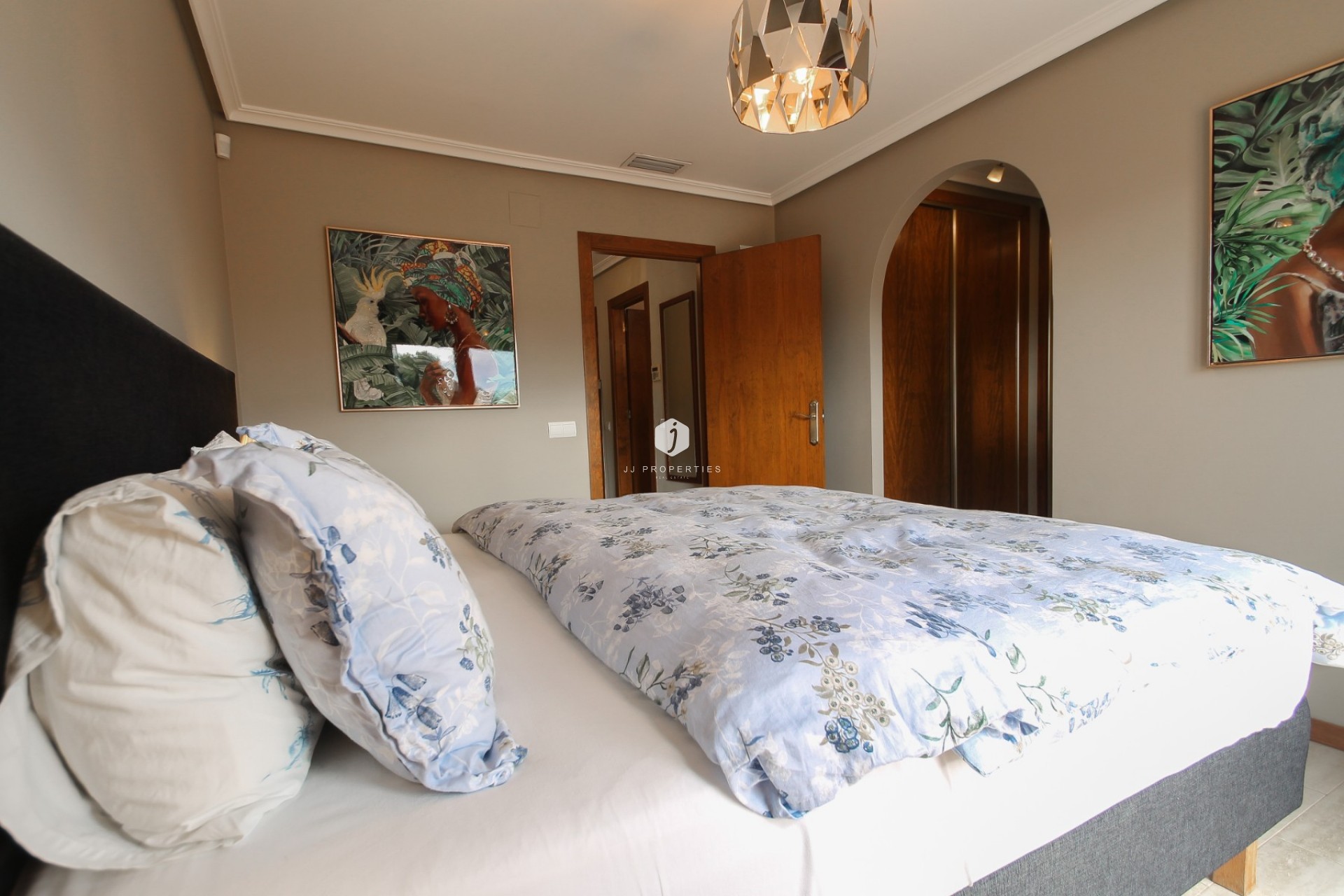 Resale - Villa -
Torrevieja - Costa Blanca