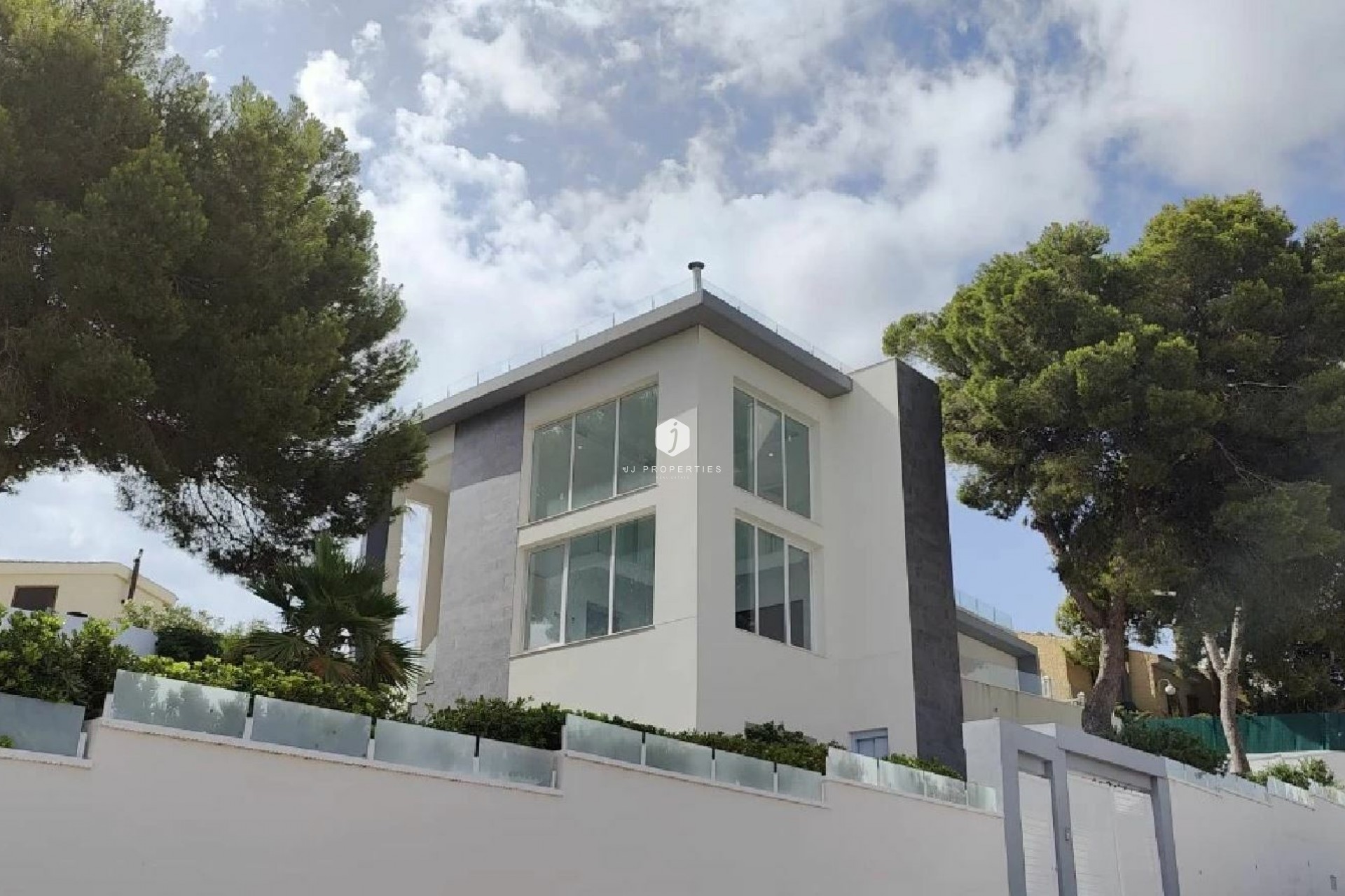 Resale - Villa -
Torrevieja - Costa Blanca