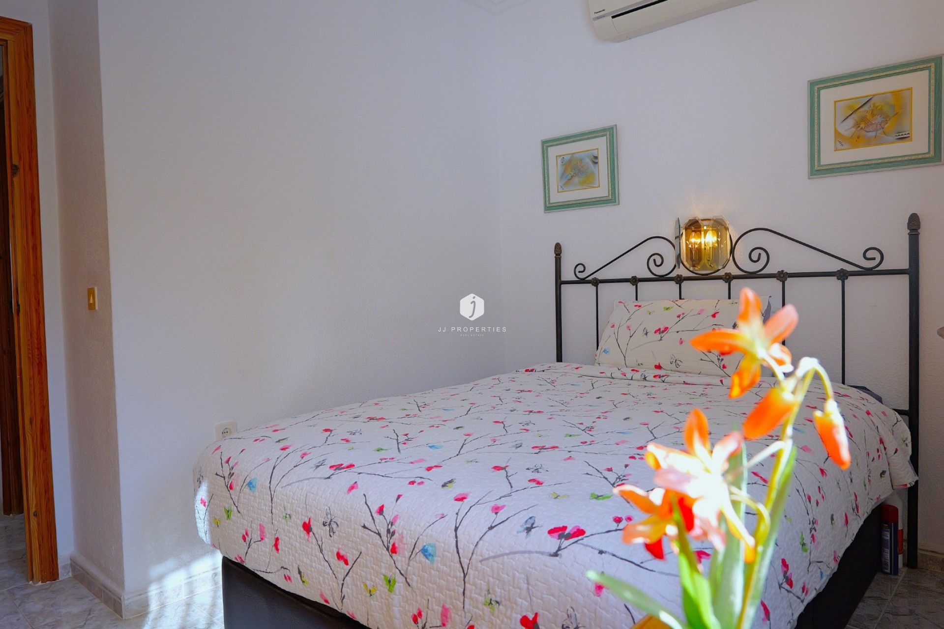 Resale - Villa -
Torrevieja - Costa Blanca