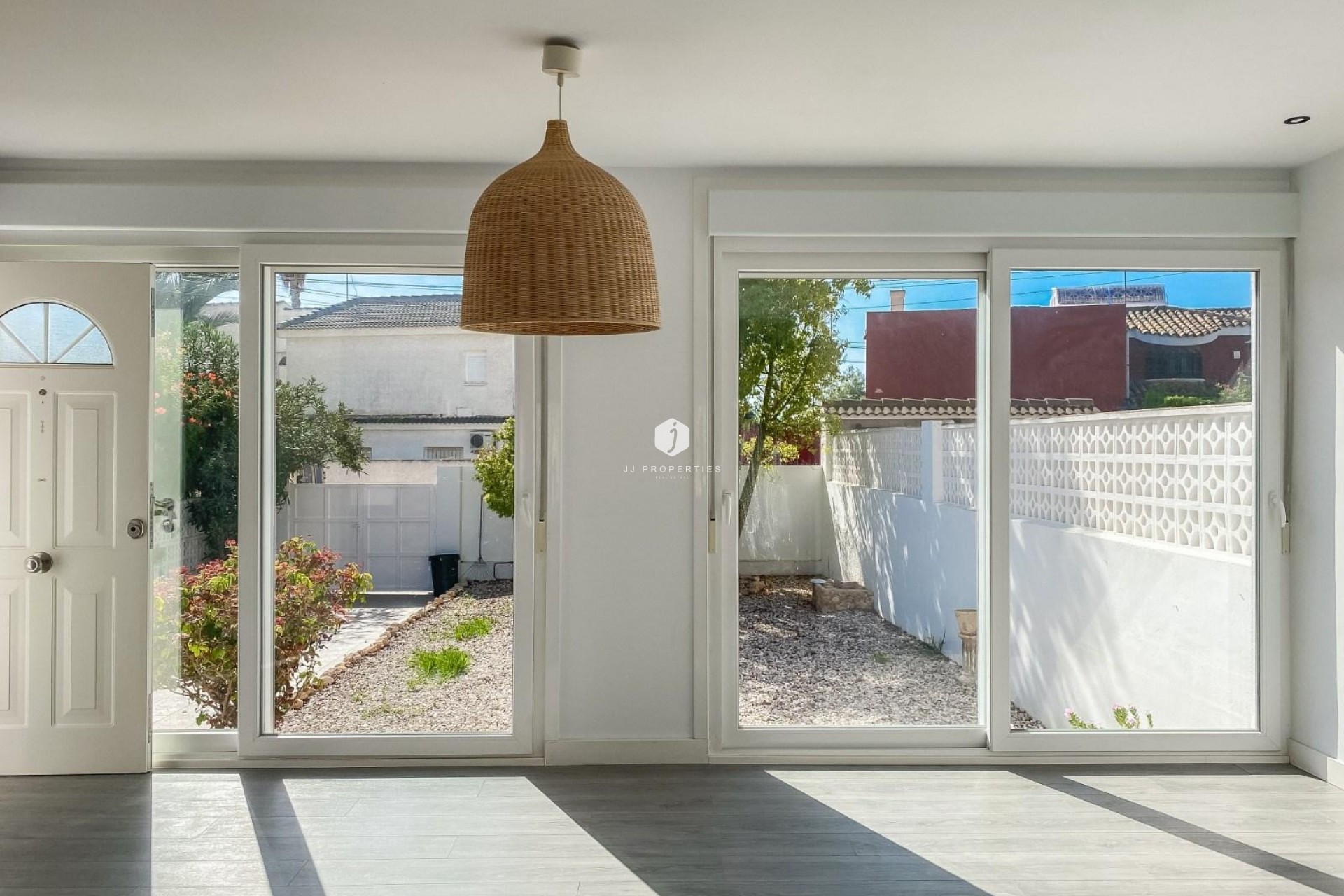 Resale - Villa -
Torrevieja - Costa Blanca