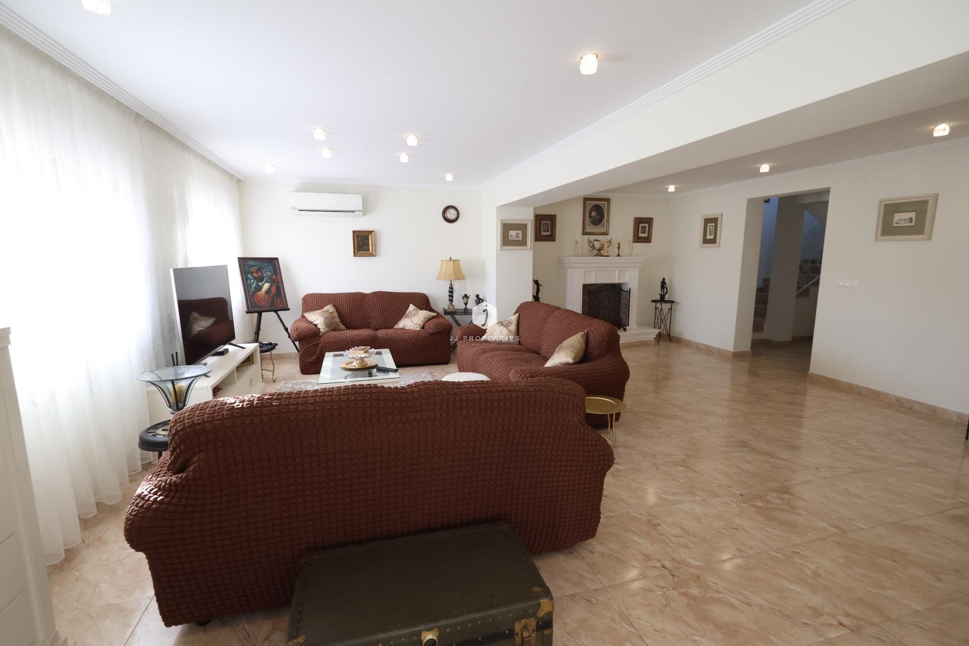 Resale - Villa -
Torrevieja - Costa Blanca