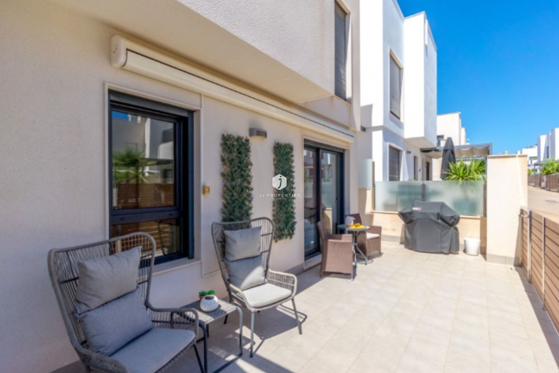 Resale - Villa -
Torrevieja - Costa Blanca