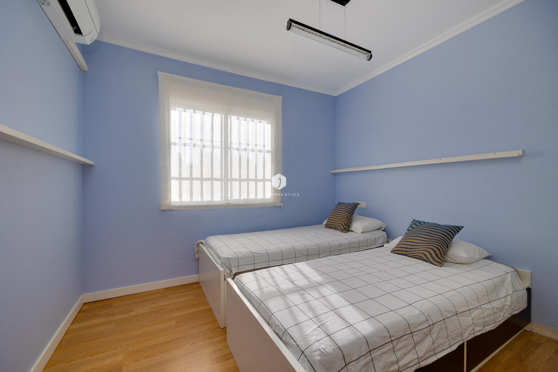 Resale - Villa -
Torrevieja - Costa Blanca