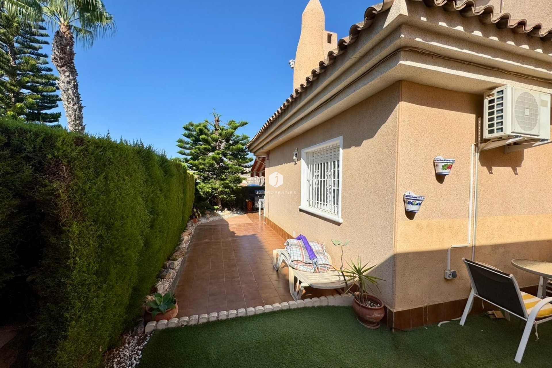 Resale - Villa -
Torrevieja - Costa Blanca
