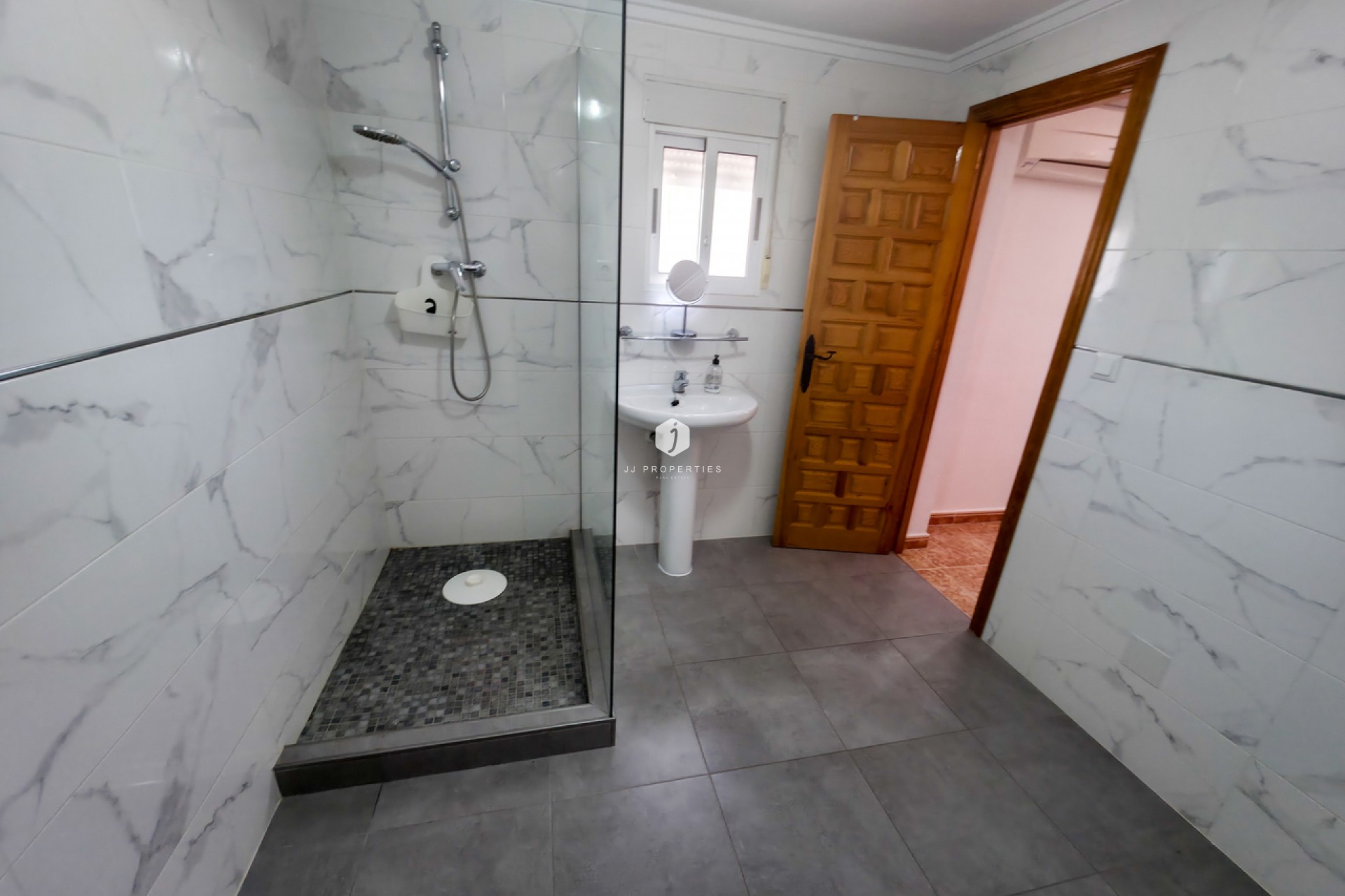 Resale - Villa -
Torrevieja - Costa Blanca