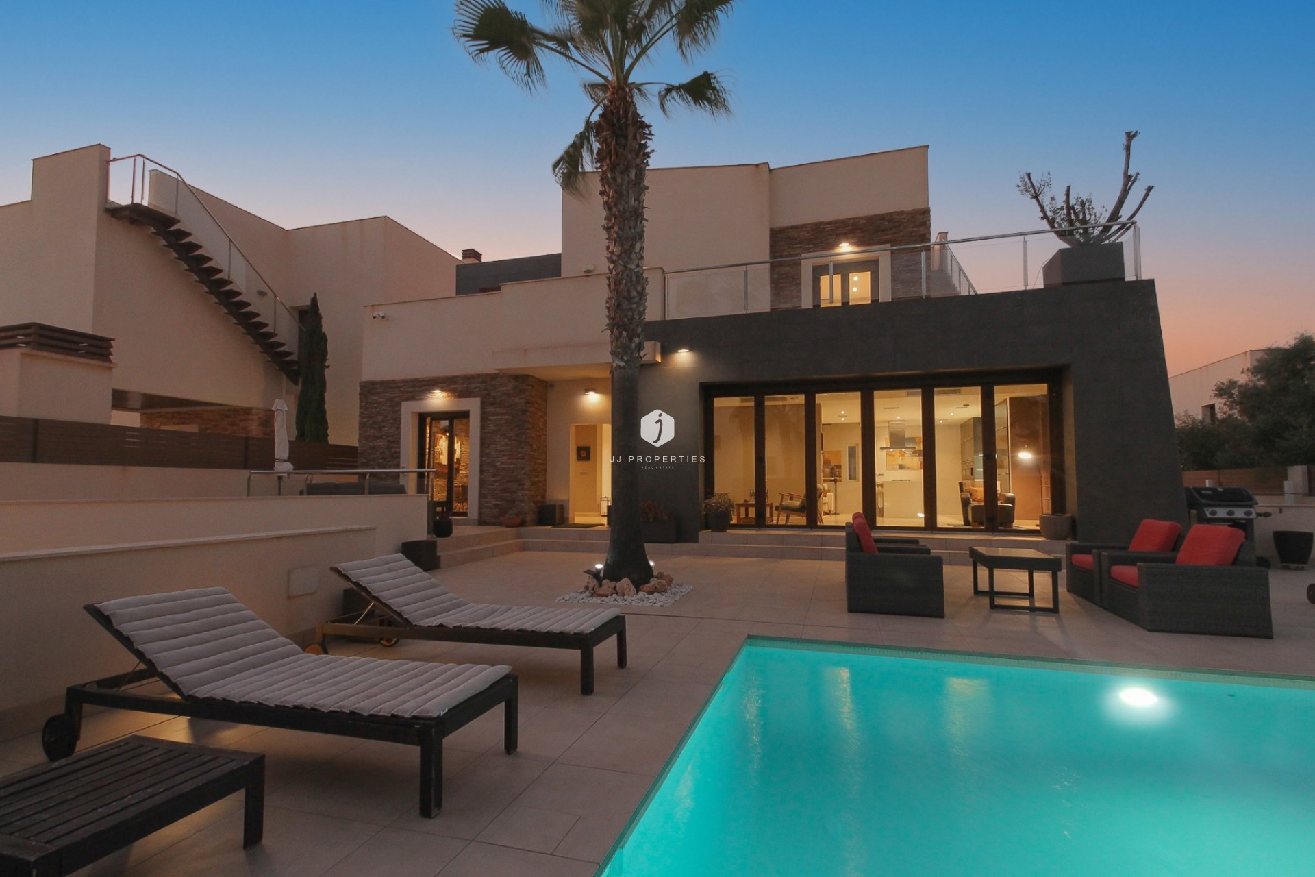Resale - Villa -
Torrevieja - Costa Blanca