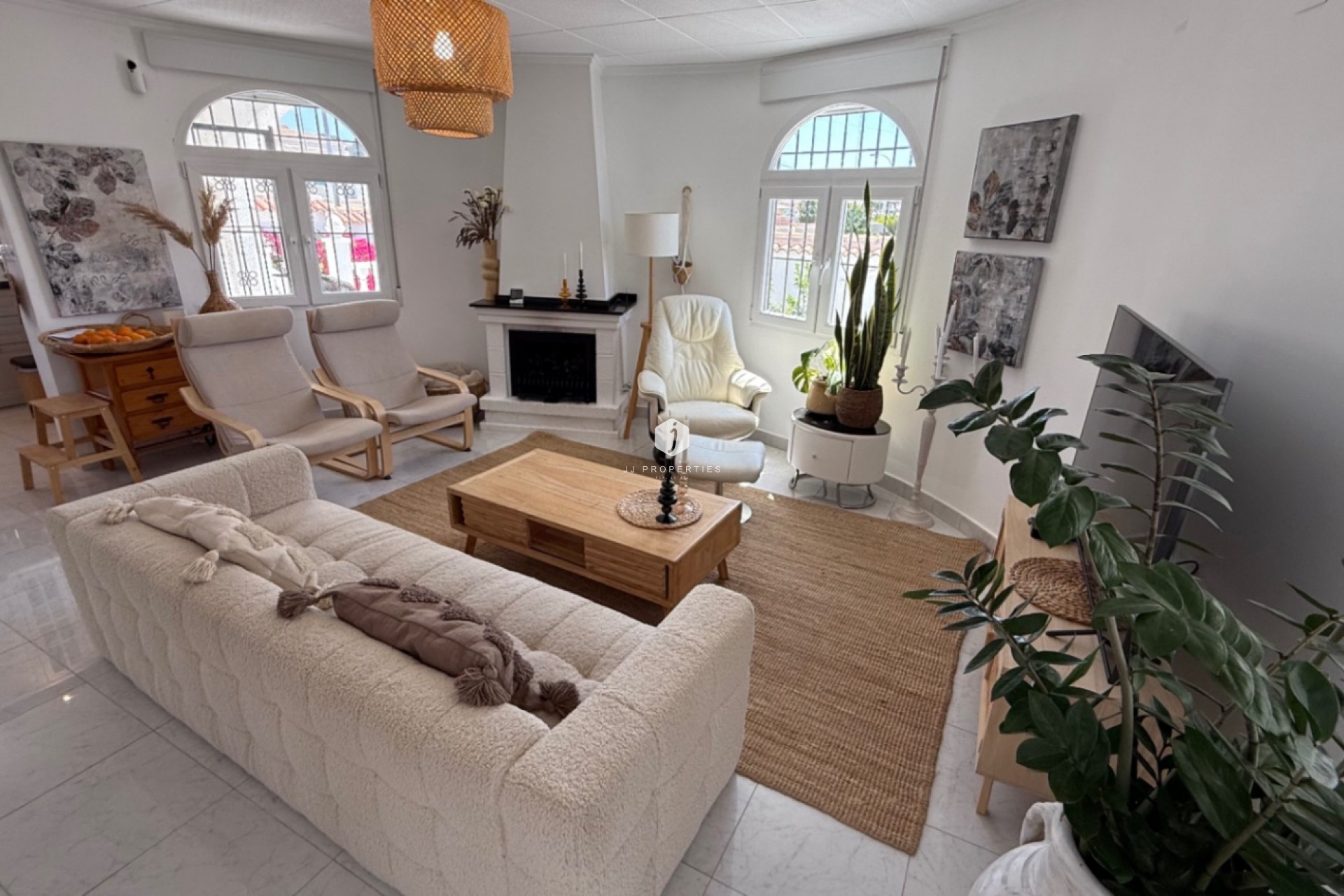 Resale - Villa -
Torrevieja - Costa Blanca