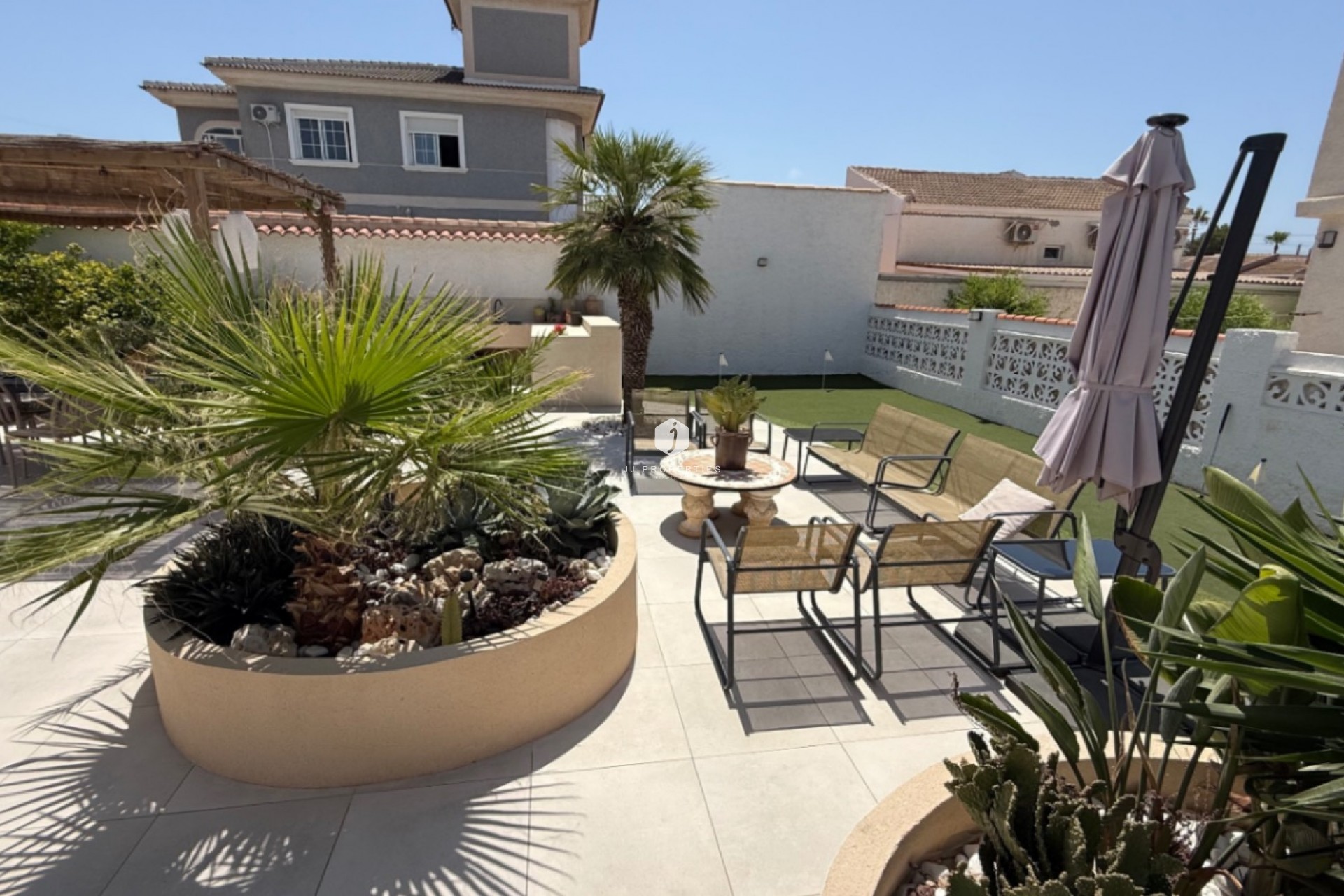 Resale - Villa -
Torrevieja - Costa Blanca
