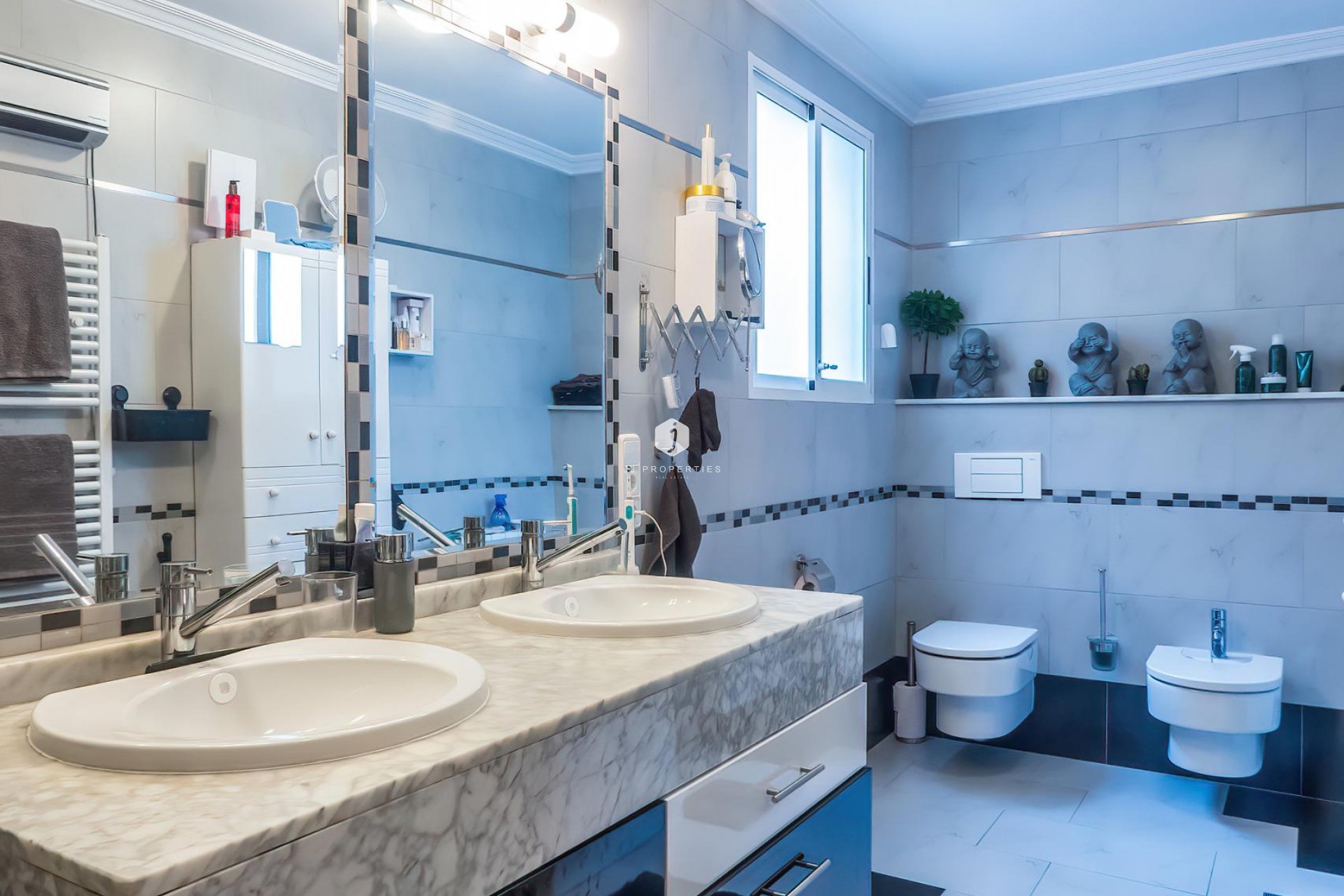 Resale - Villa -
Torrevieja - Costa Blanca