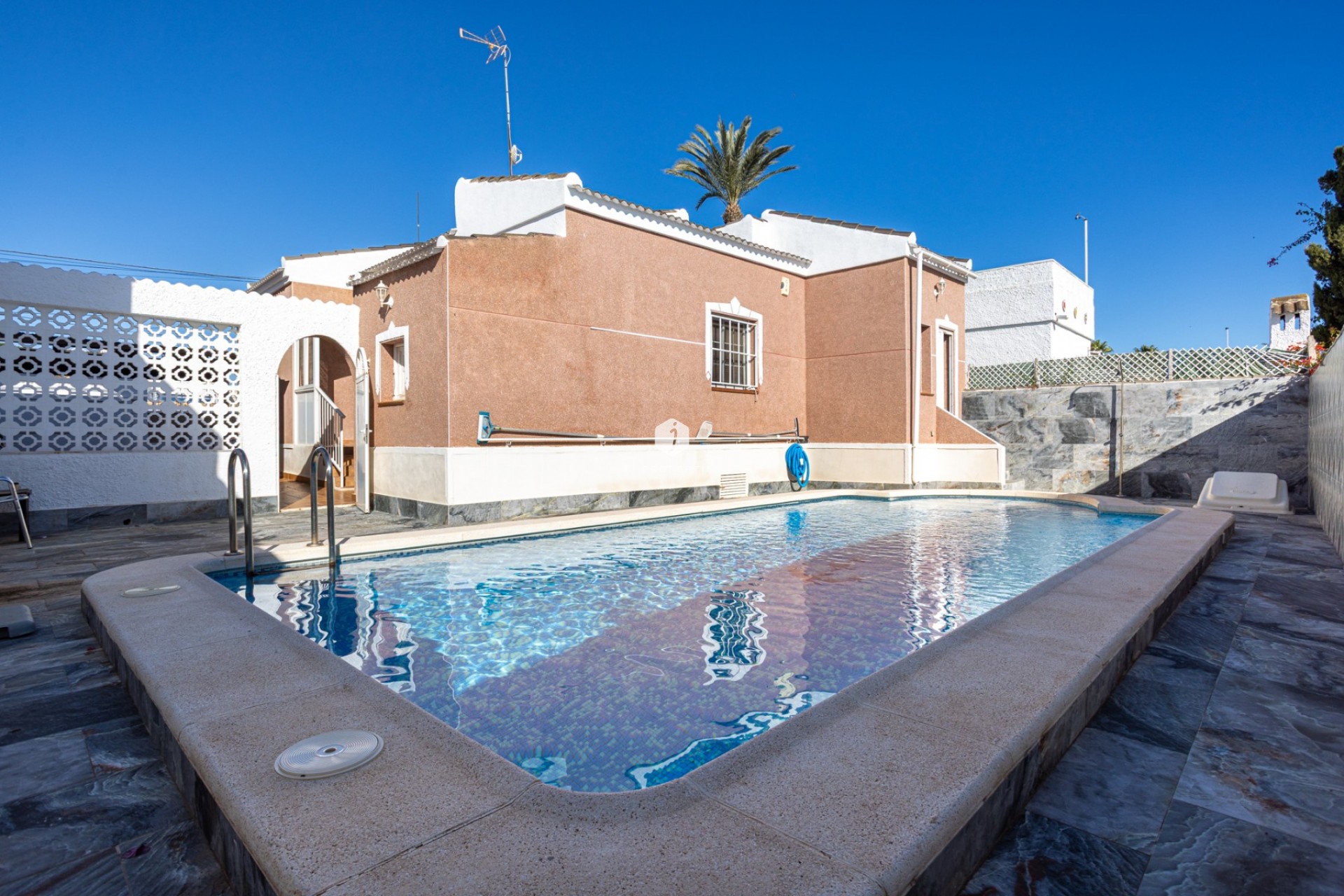 Resale - Villa -
Torrevieja - Costa Blanca