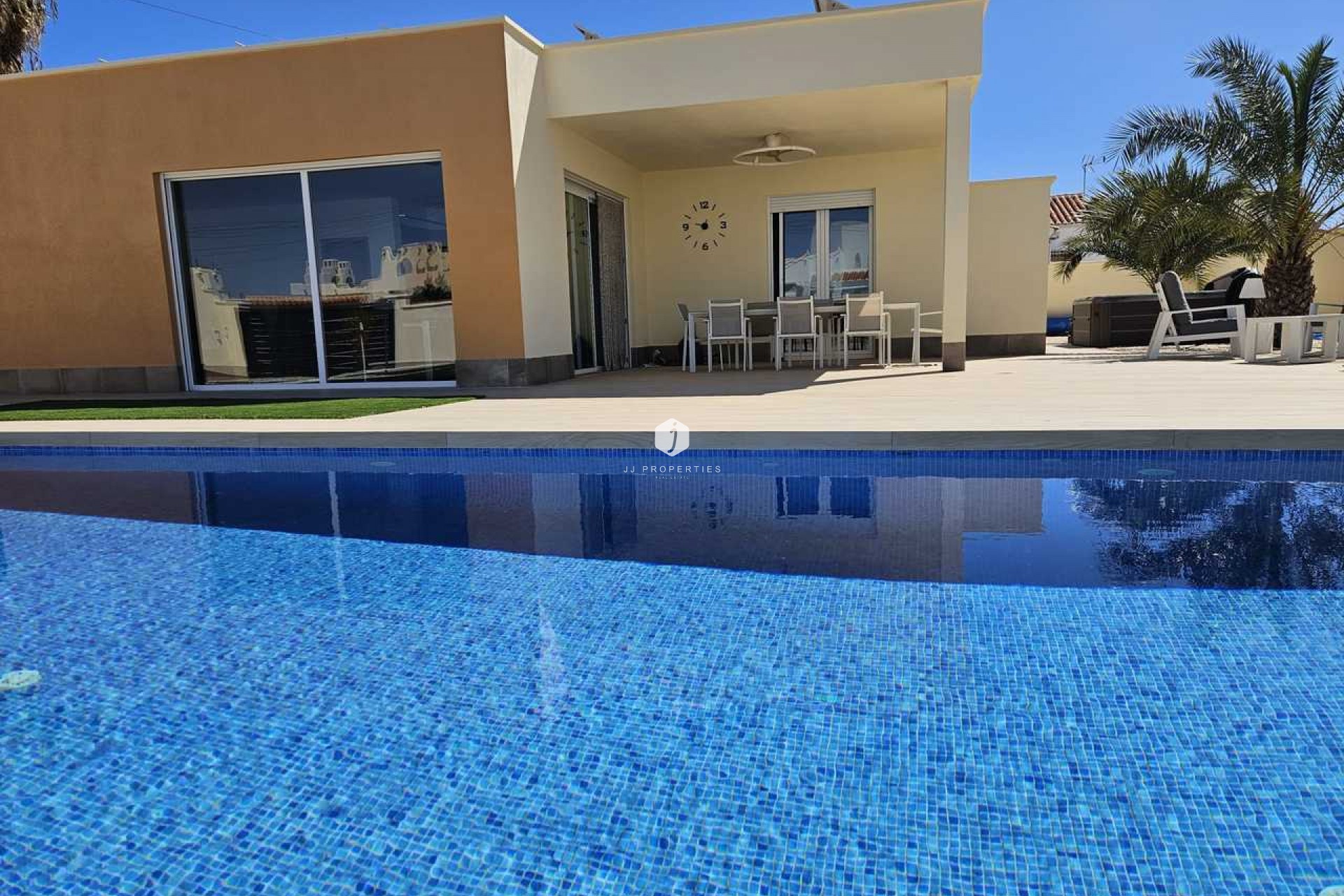Resale - Villa -
Torrevieja - Costa Blanca