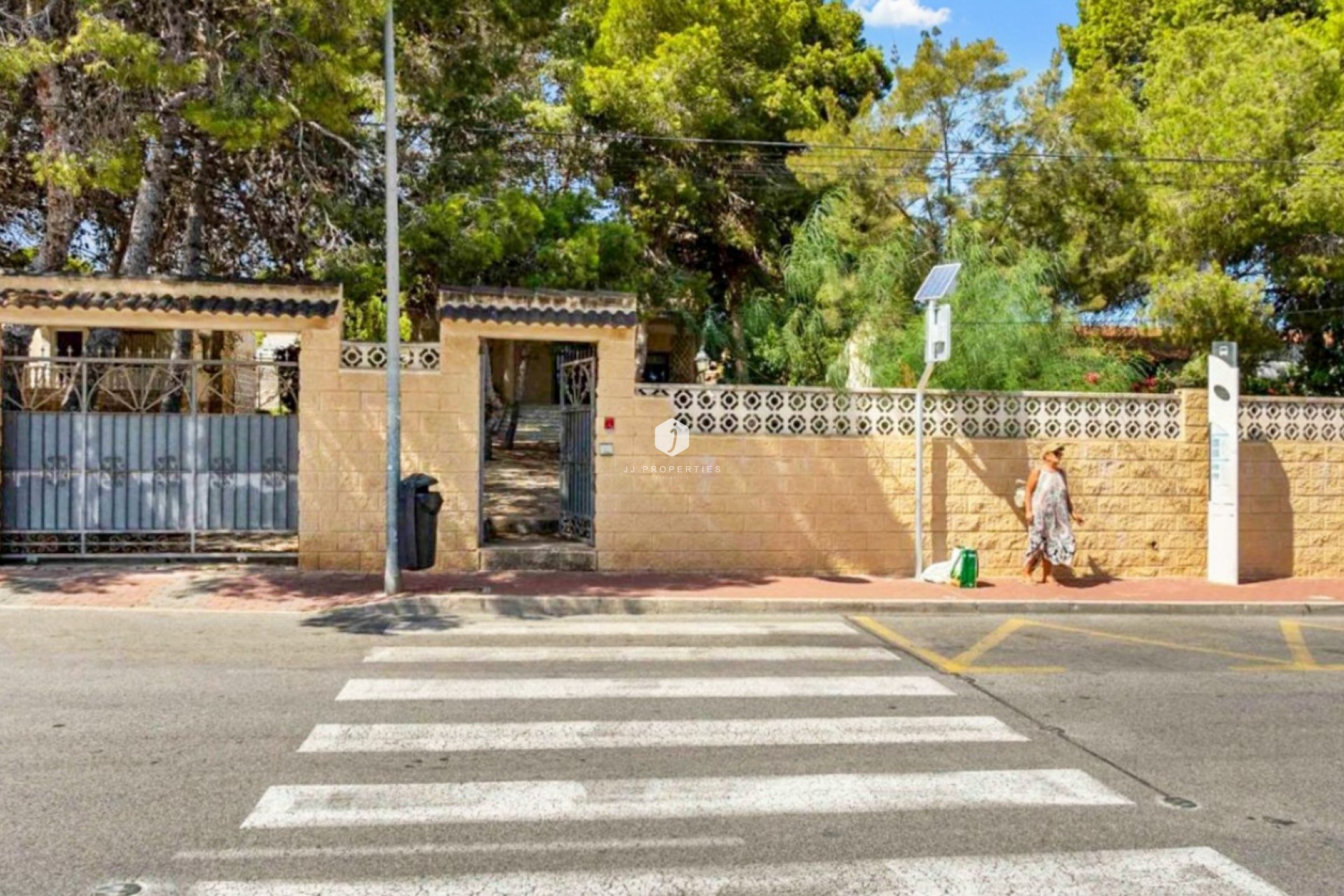 Resale - Villa -
Torrevieja - Costa Blanca