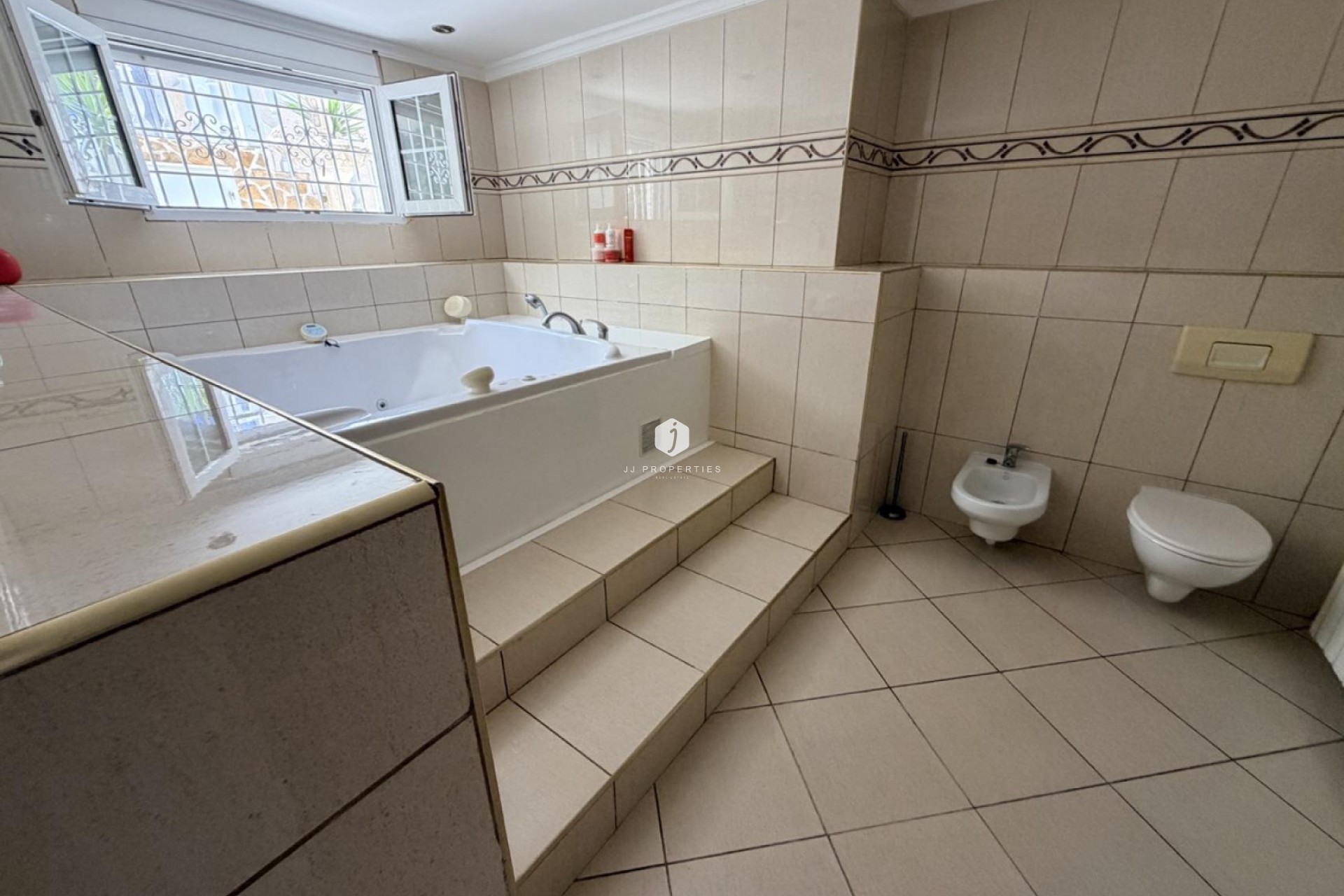 Resale - Villa -
Torrevieja - Costa Blanca