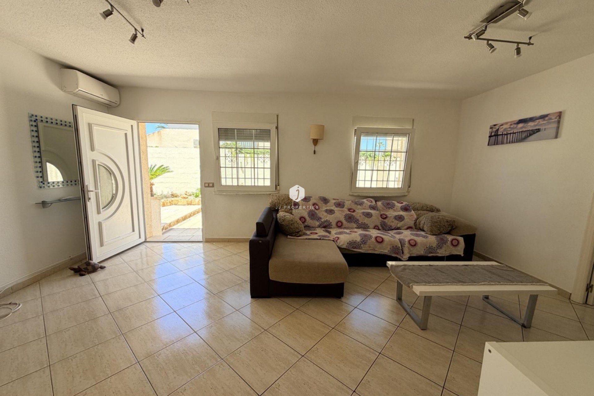 Resale - Villa -
Torrevieja - Costa Blanca