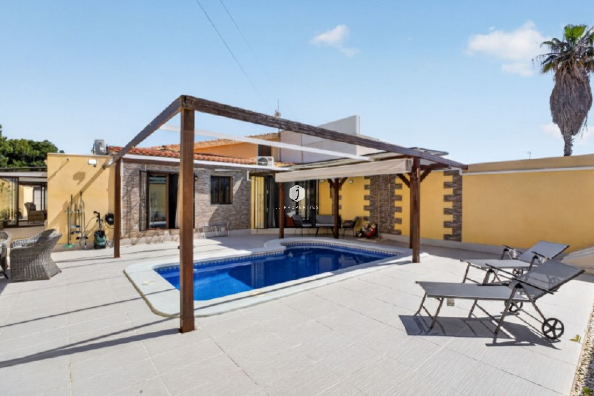 Resale - Villa -
Torrevieja - Costa Blanca