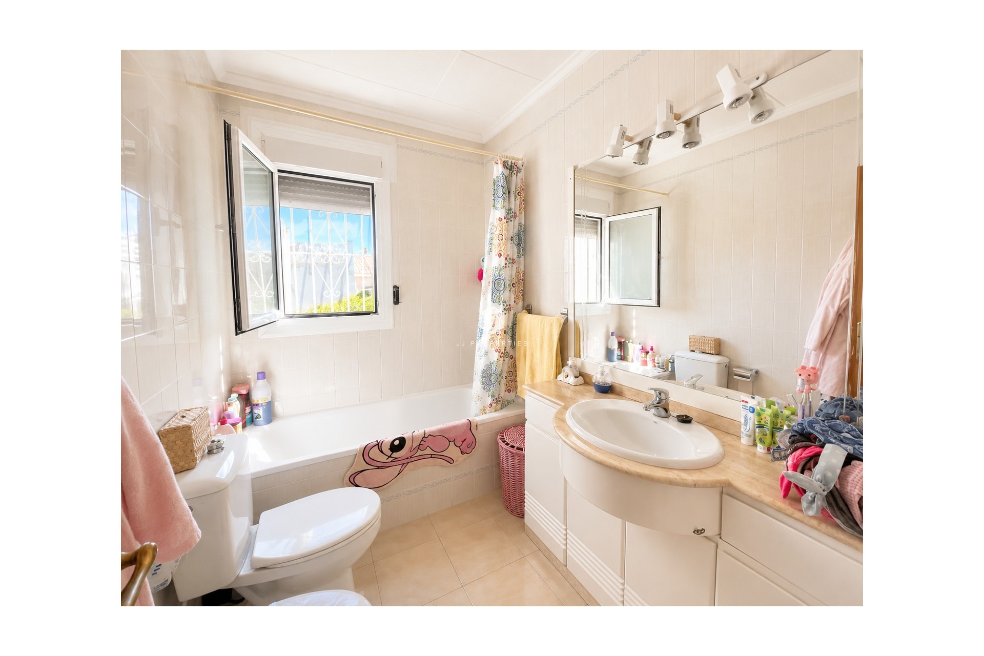 Resale - Villa -
Torrevieja - Costa Blanca