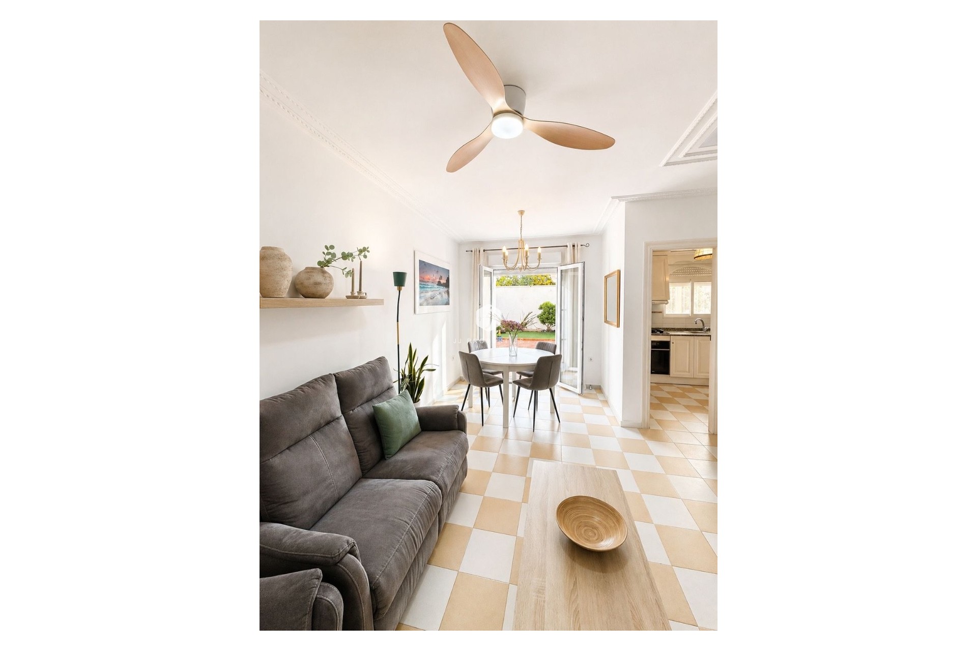 Resale - Villa -
Torrevieja - Costa Blanca