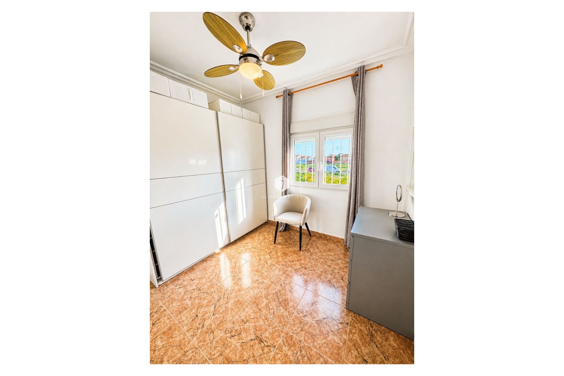 Resale - Villa -
Torrevieja - Costa Blanca