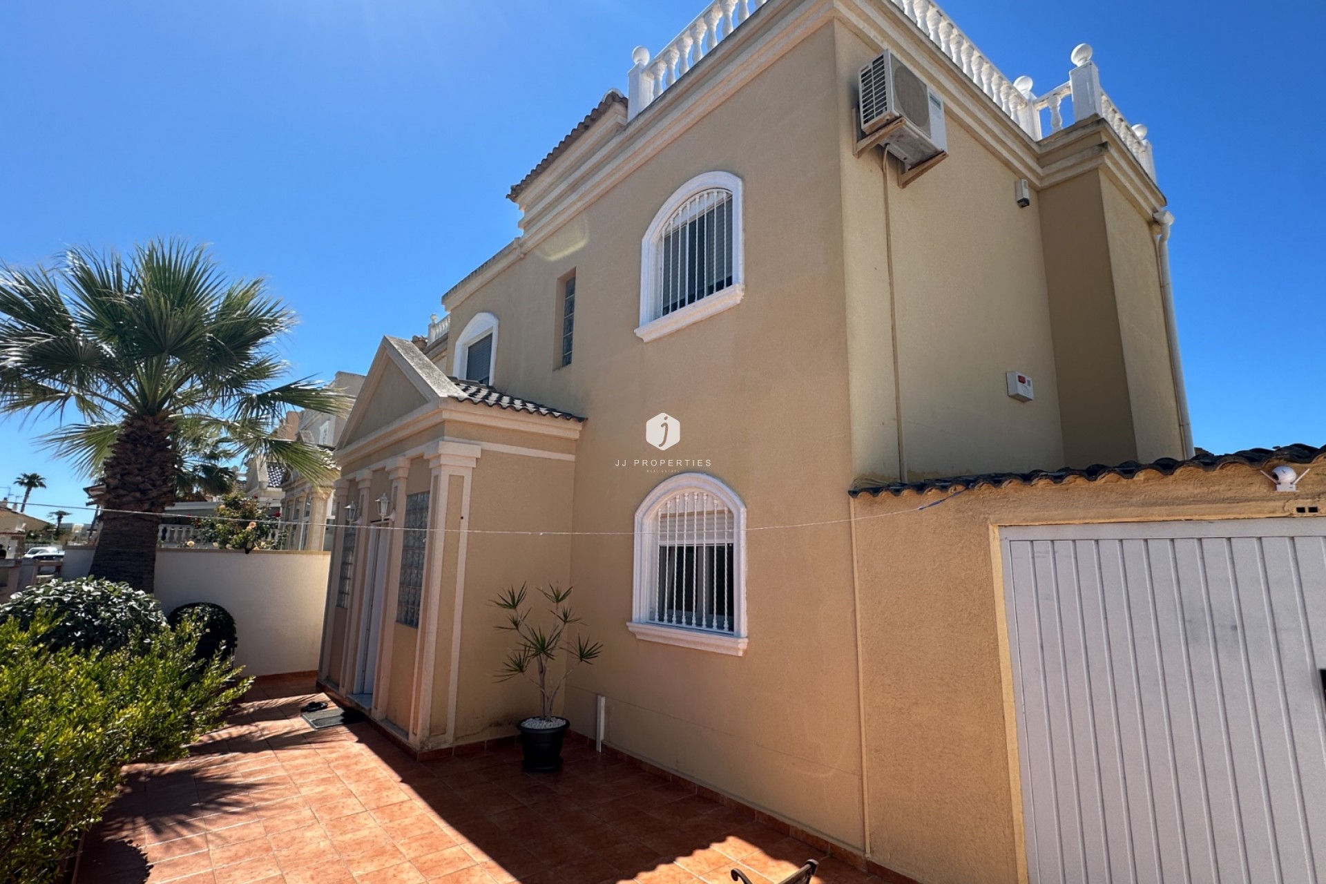 Resale - Villa -
Torrevieja - Costa Blanca