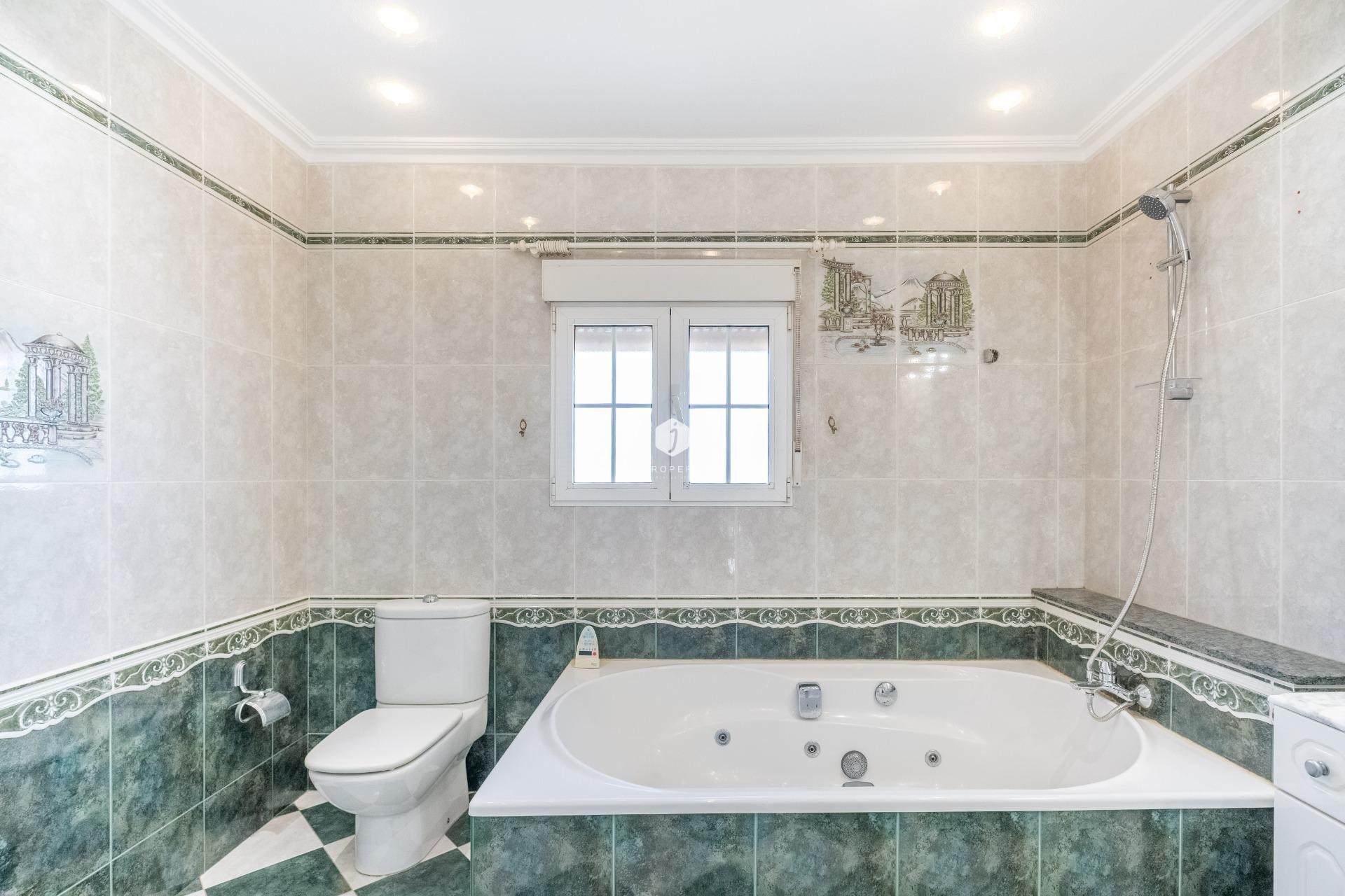 Resale - Villa -
Torrevieja - El chaparral