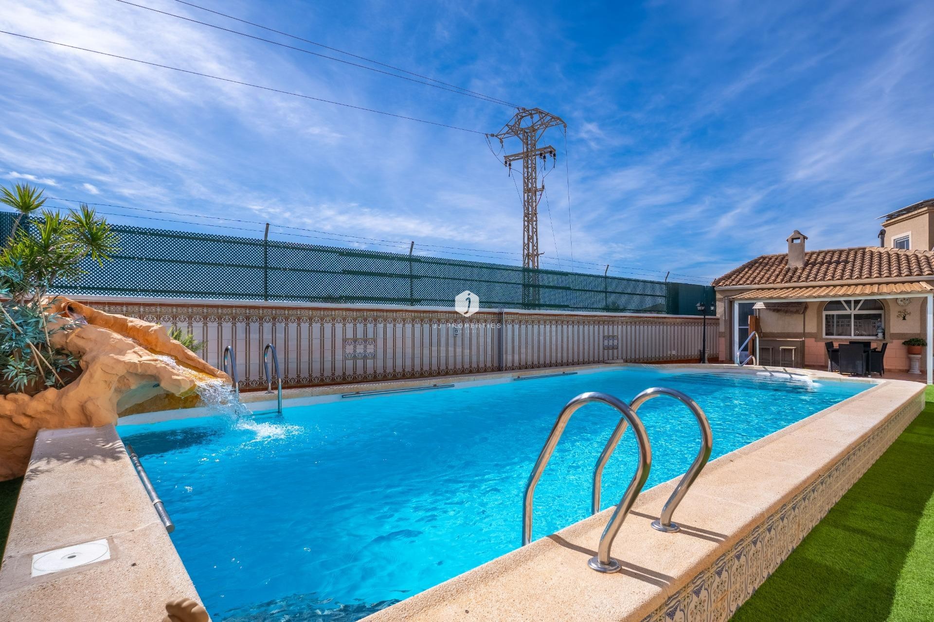 Resale - Villa -
Torrevieja - El chaparral