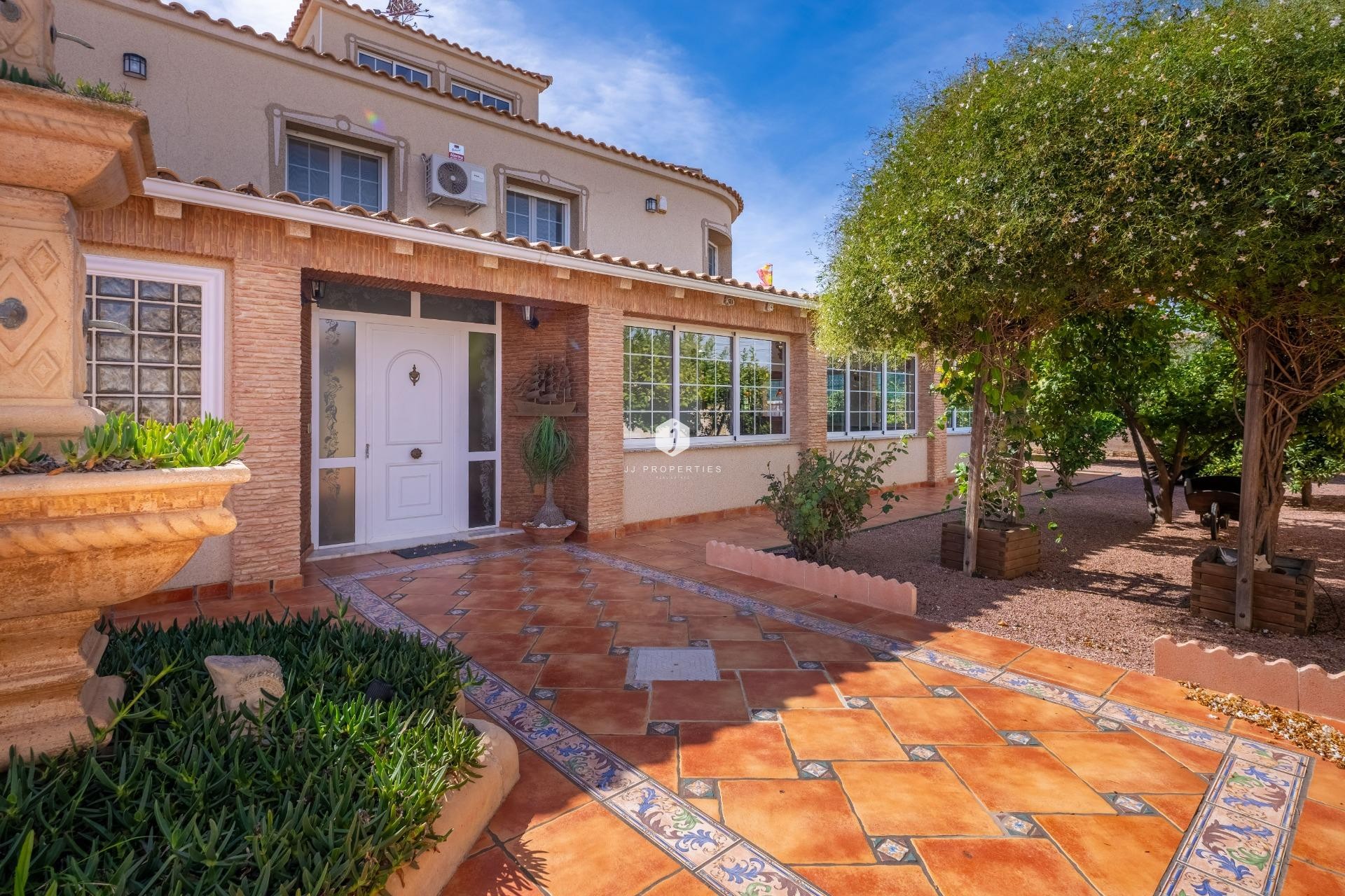Resale - Villa -
Torrevieja - El chaparral