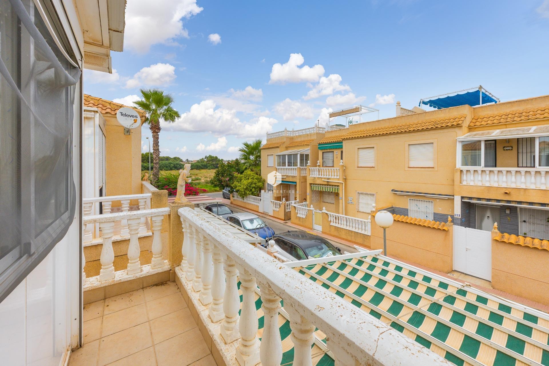 Resale - Villa -
Torrevieja - El Limonar