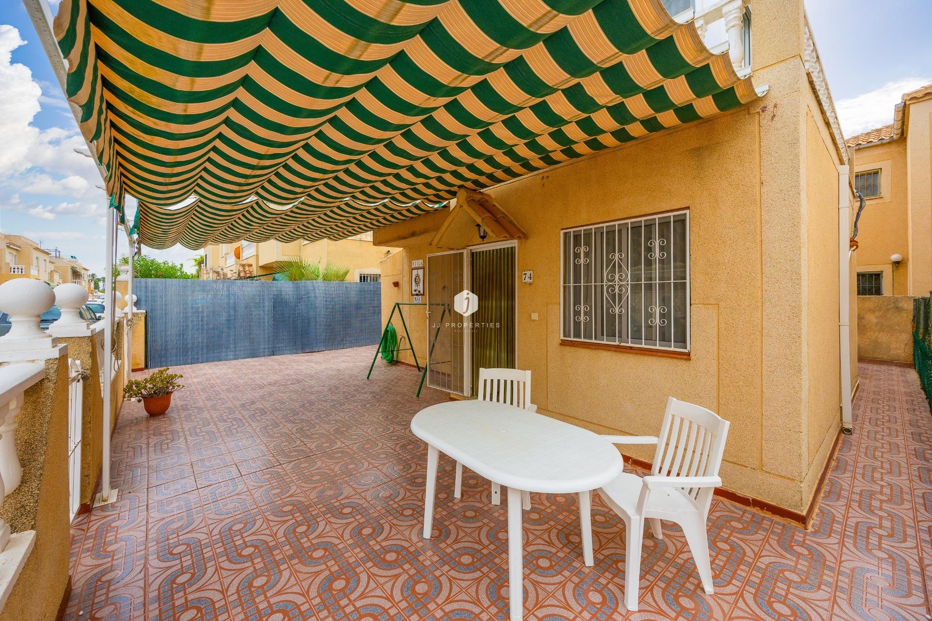 Resale - Villa -
Torrevieja - El Limonar