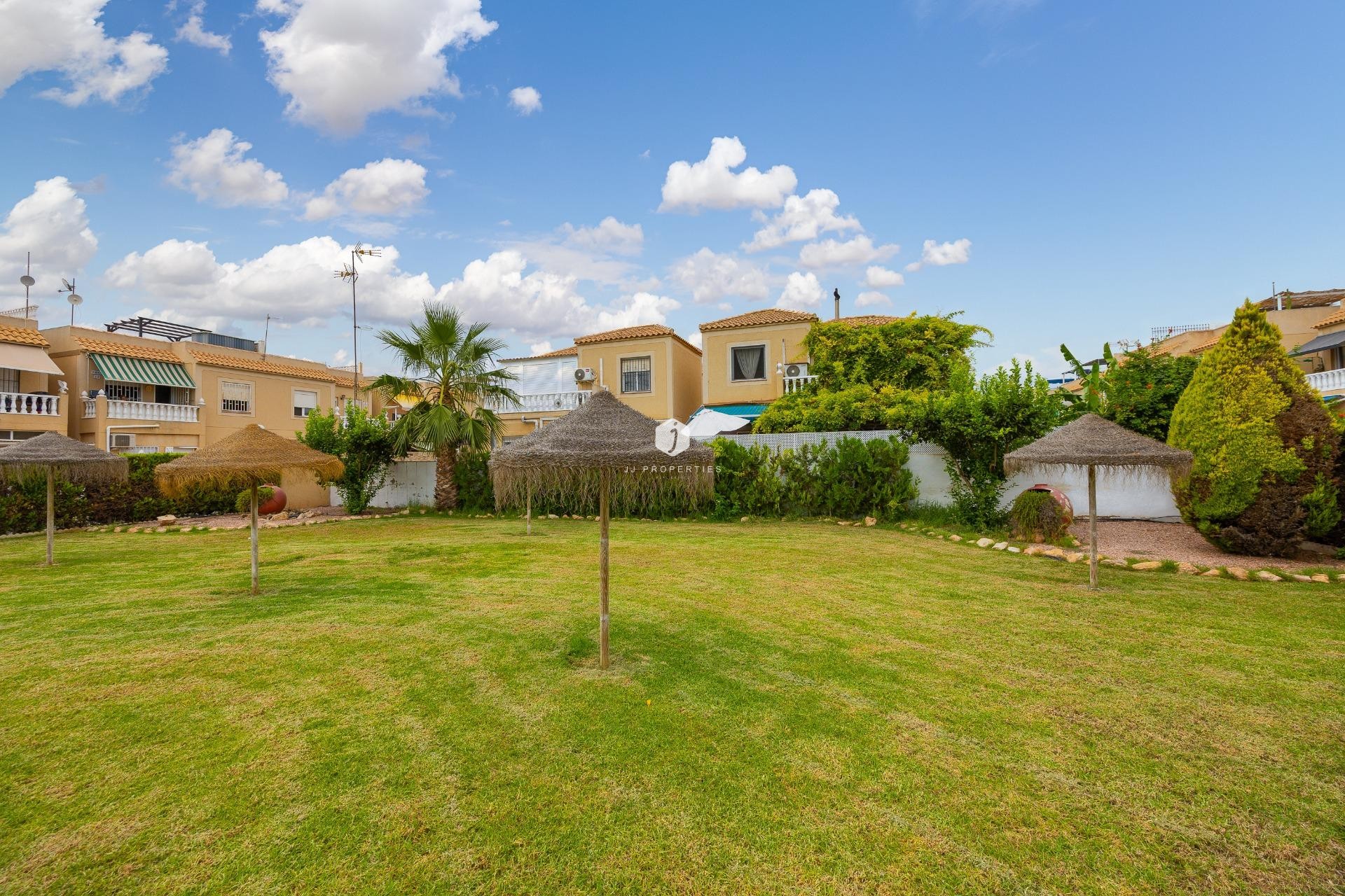 Resale - Villa -
Torrevieja - El Limonar